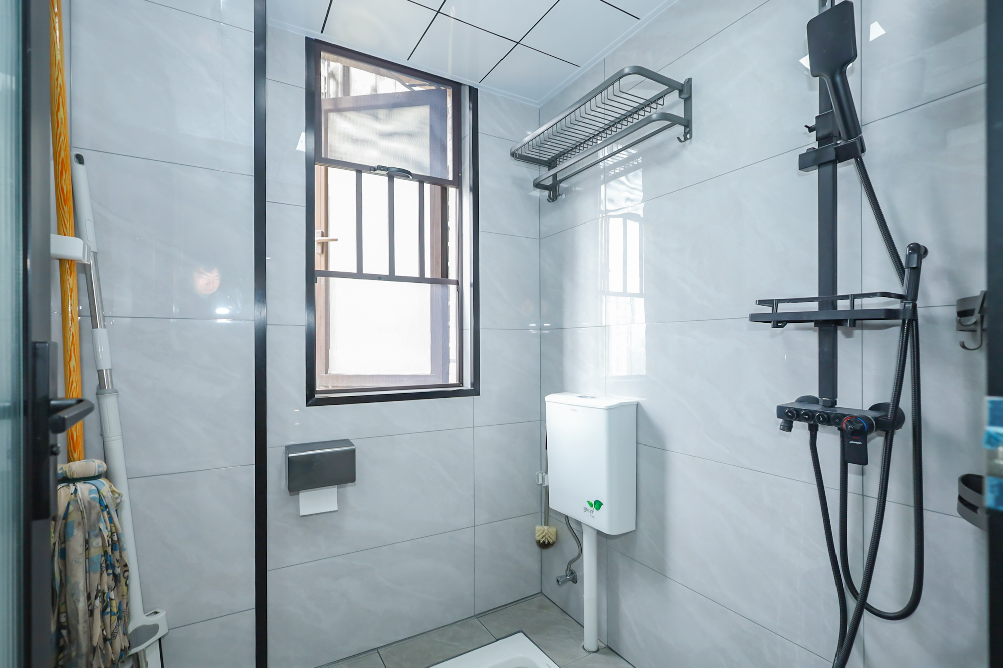 保利西海岸B区  3室2厅2卫    190.0万 保利西海岸B区  3室2厅2卫    190.0万卫生间