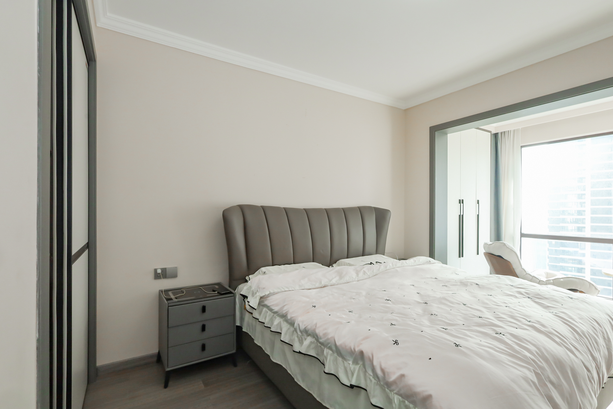 保利西海岸B区  3室2厅2卫    190.0万 保利西海岸B区  3室2厅2卫    190.0万卧室