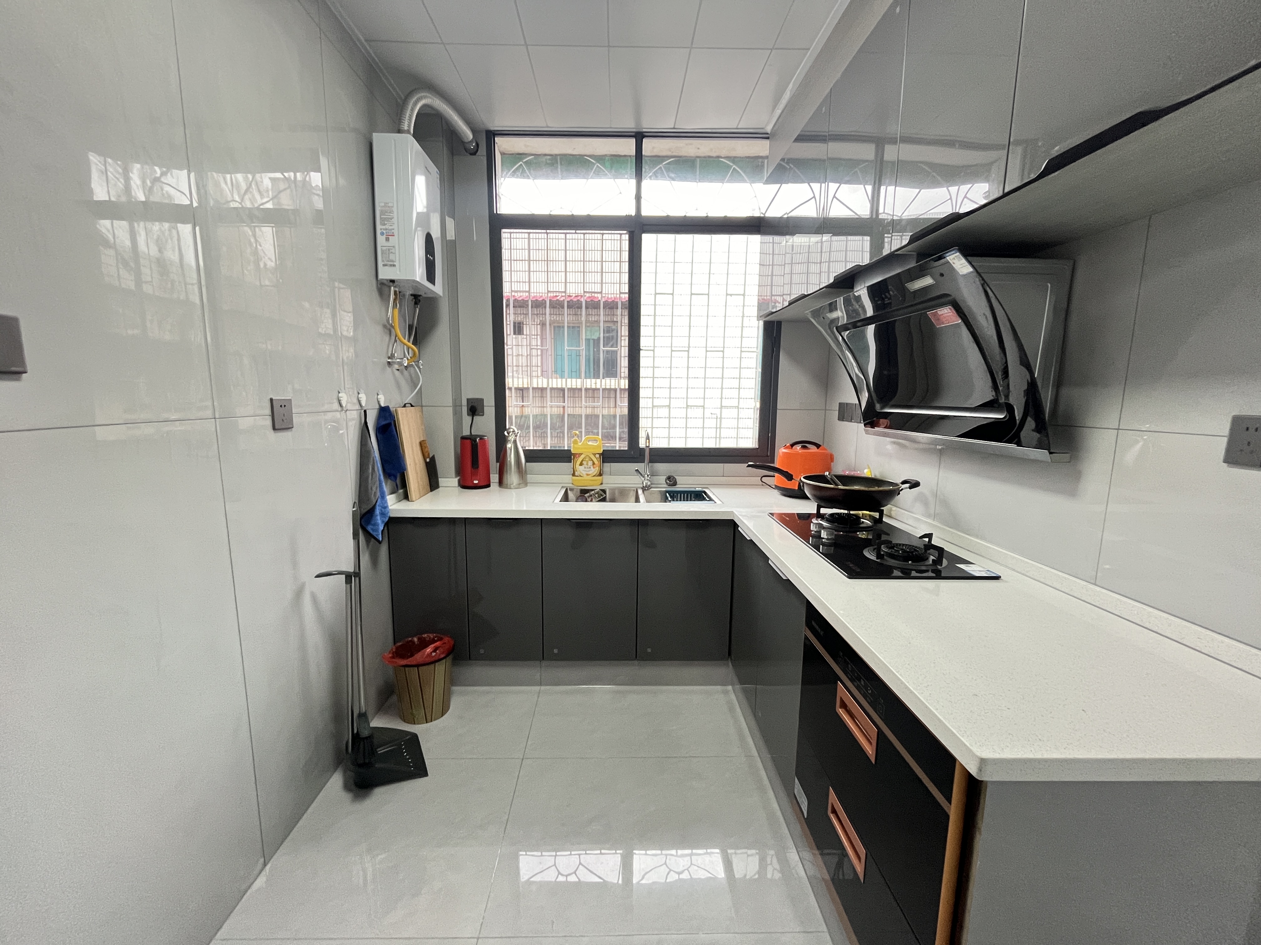 育财农贸市场(民营市场) 3室2厅1卫 40.8万 育财农贸市场(民营市场) 3室2厅1卫 40.8万室内图