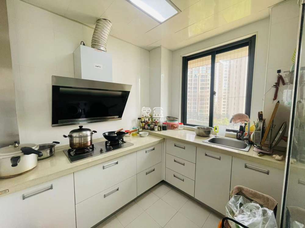 颐景园 4室2厅2卫 2000.0元/月 颐景园 4室2厅2卫 2000.0元/月室内图