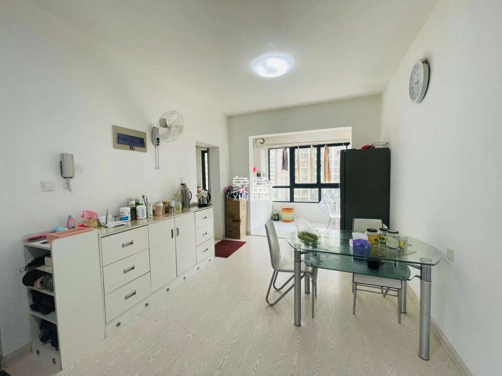 颐景园 4室2厅2卫 2000.0元/月 颐景园 4室2厅2卫 2000.0元/月室内图