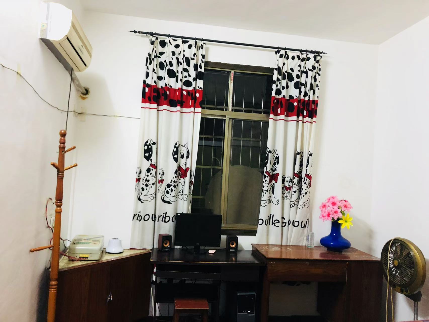 芙蓉路  2室1厅1卫    700.0元/月 芙蓉路  2室1厅1卫    700.0元/月