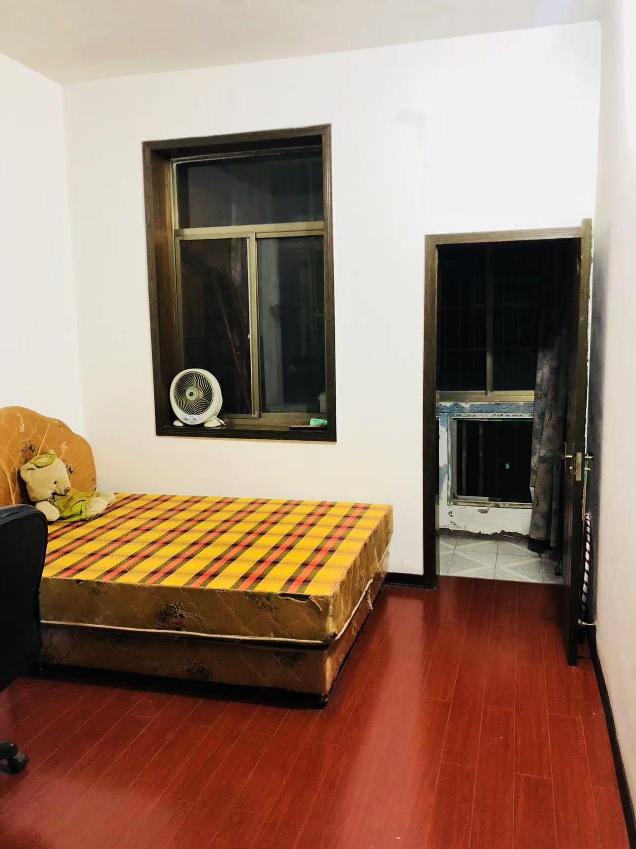 芙蓉路 2室1厅1卫 700.0元/月 芙蓉路 2室1厅1卫 700.0元/月室内图