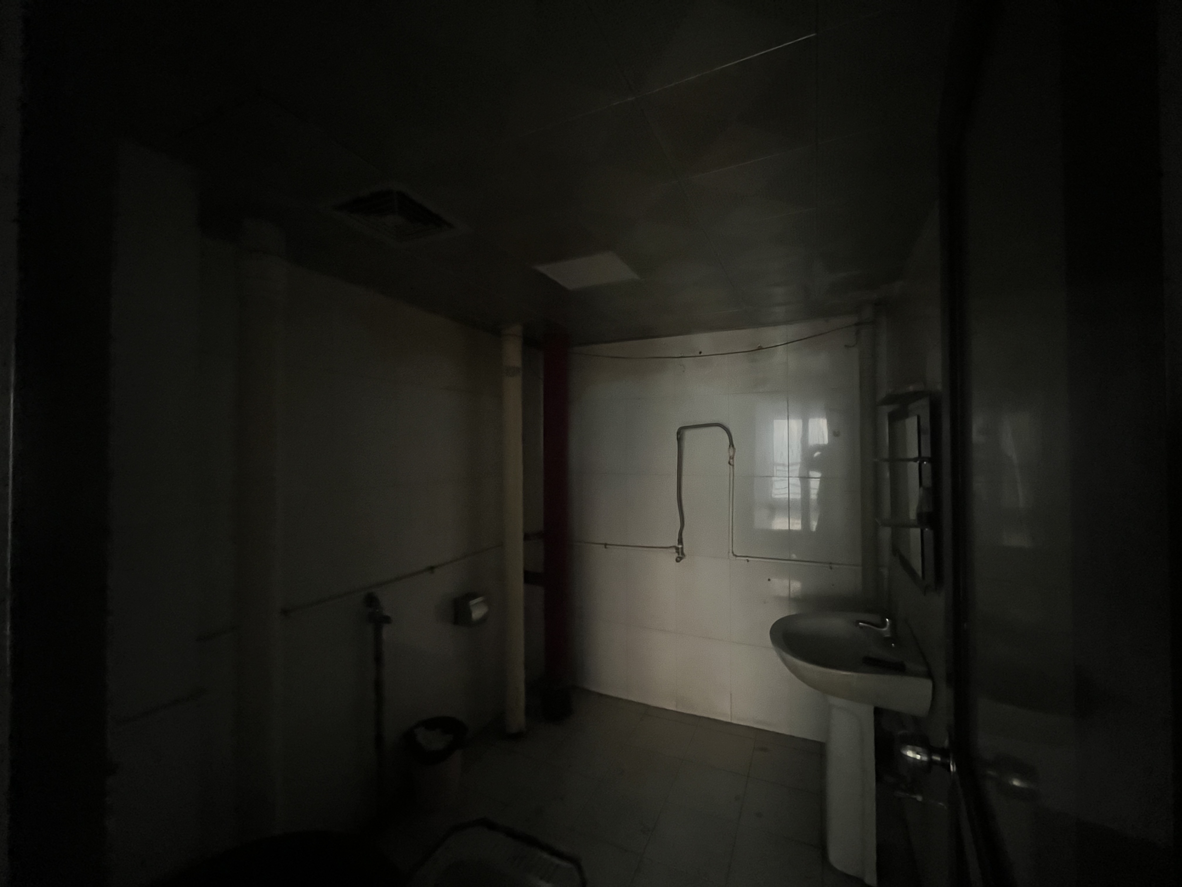 中房电脑大市场 4室1厅1卫 2100.0元/月 中房电脑大市场 4室1厅1卫 2100.0元/月室内图