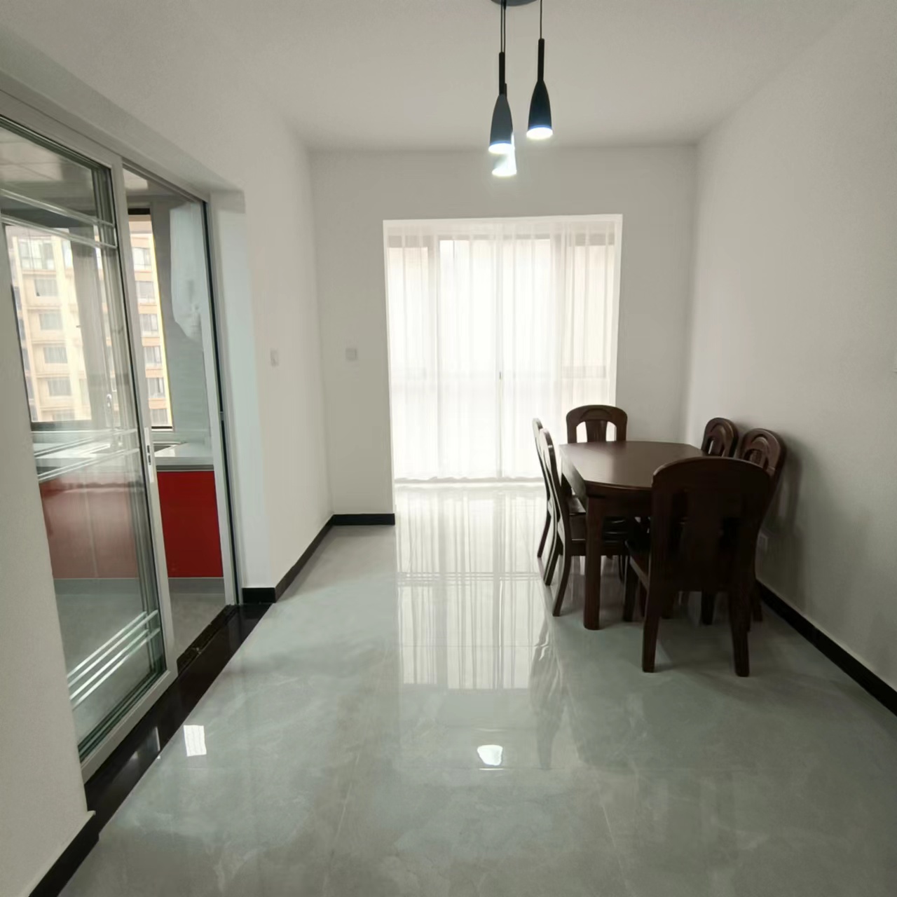 湘诚德峰小区B区  4室2厅2卫    3200.0元/月 湘诚德峰小区B区  4室2厅2卫    3200.0元/月室内图