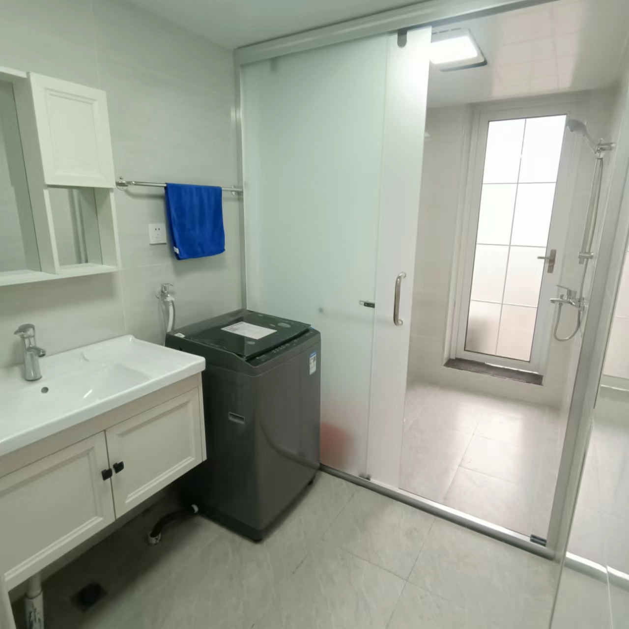 湘诚德峰小区B区  4室2厅2卫    3200.0元/月 湘诚德峰小区B区  4室2厅2卫    3200.0元/月室内图