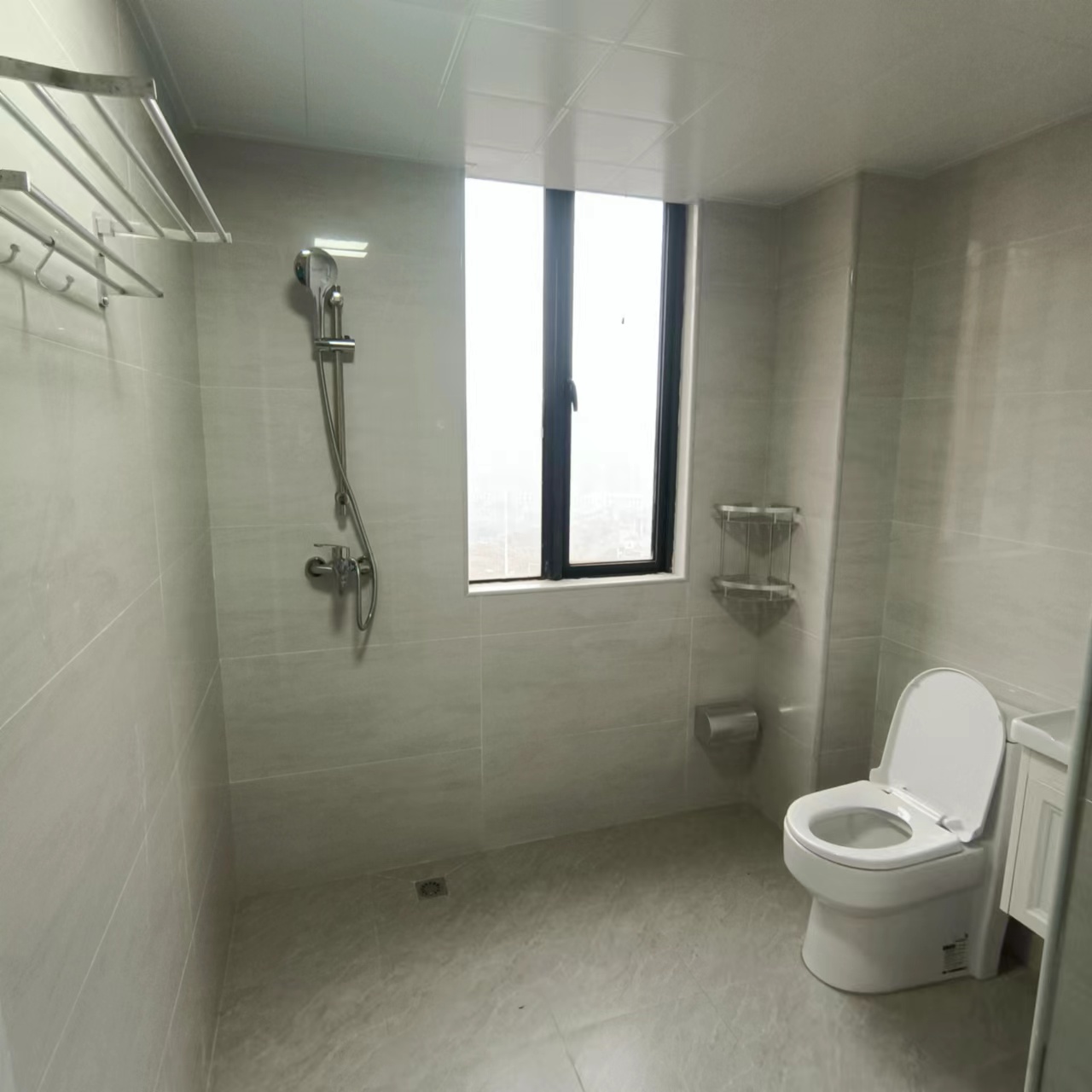 湘诚德峰小区B区  4室2厅2卫    3200.0元/月 湘诚德峰小区B区  4室2厅2卫    3200.0元/月室内图