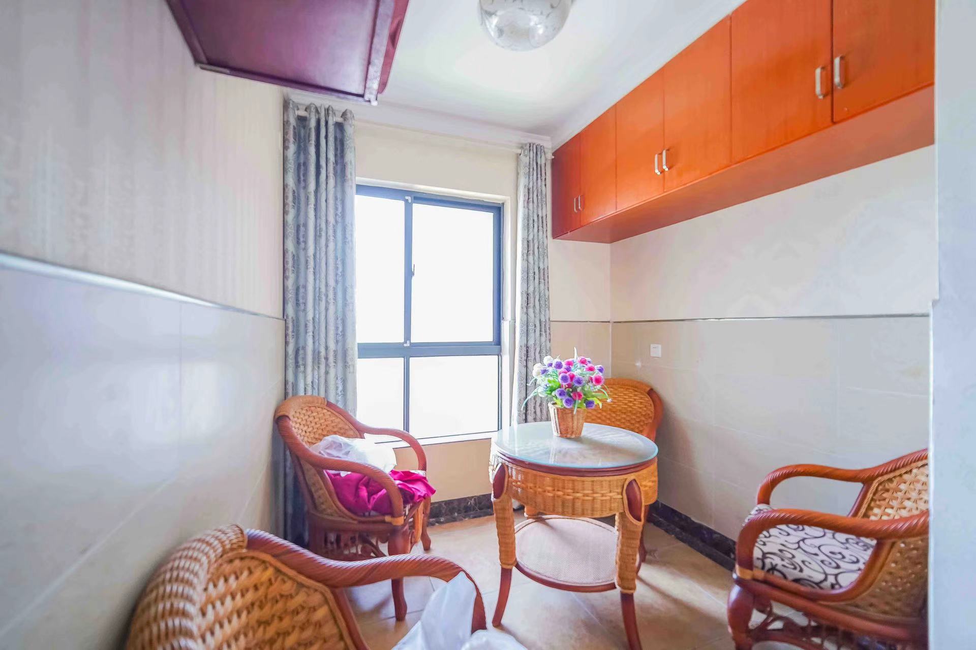 香樟兰亭(朗峰苑) 3室2厅1卫 2800.0元/月 香樟兰亭(朗峰苑) 3室2厅1卫 2800.0元/月室内图