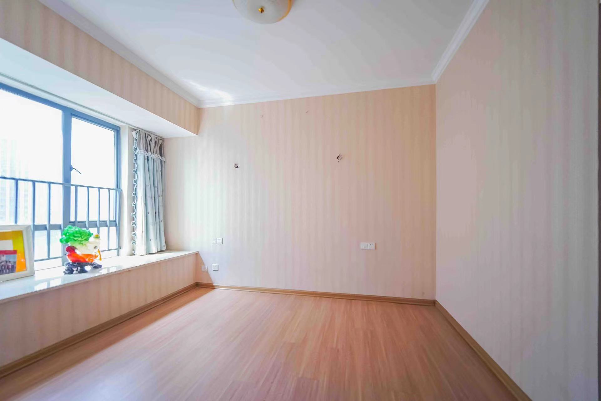 香樟兰亭(朗峰苑) 3室2厅1卫 2800.0元/月 香樟兰亭(朗峰苑) 3室2厅1卫 2800.0元/月室内图