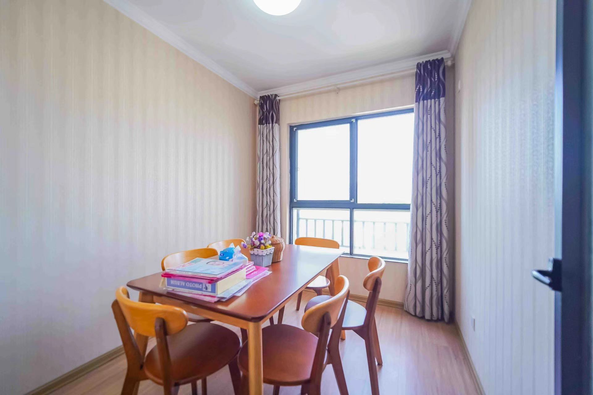 香樟兰亭(朗峰苑) 3室2厅1卫 2800.0元/月 香樟兰亭(朗峰苑) 3室2厅1卫 2800.0元/月室内图