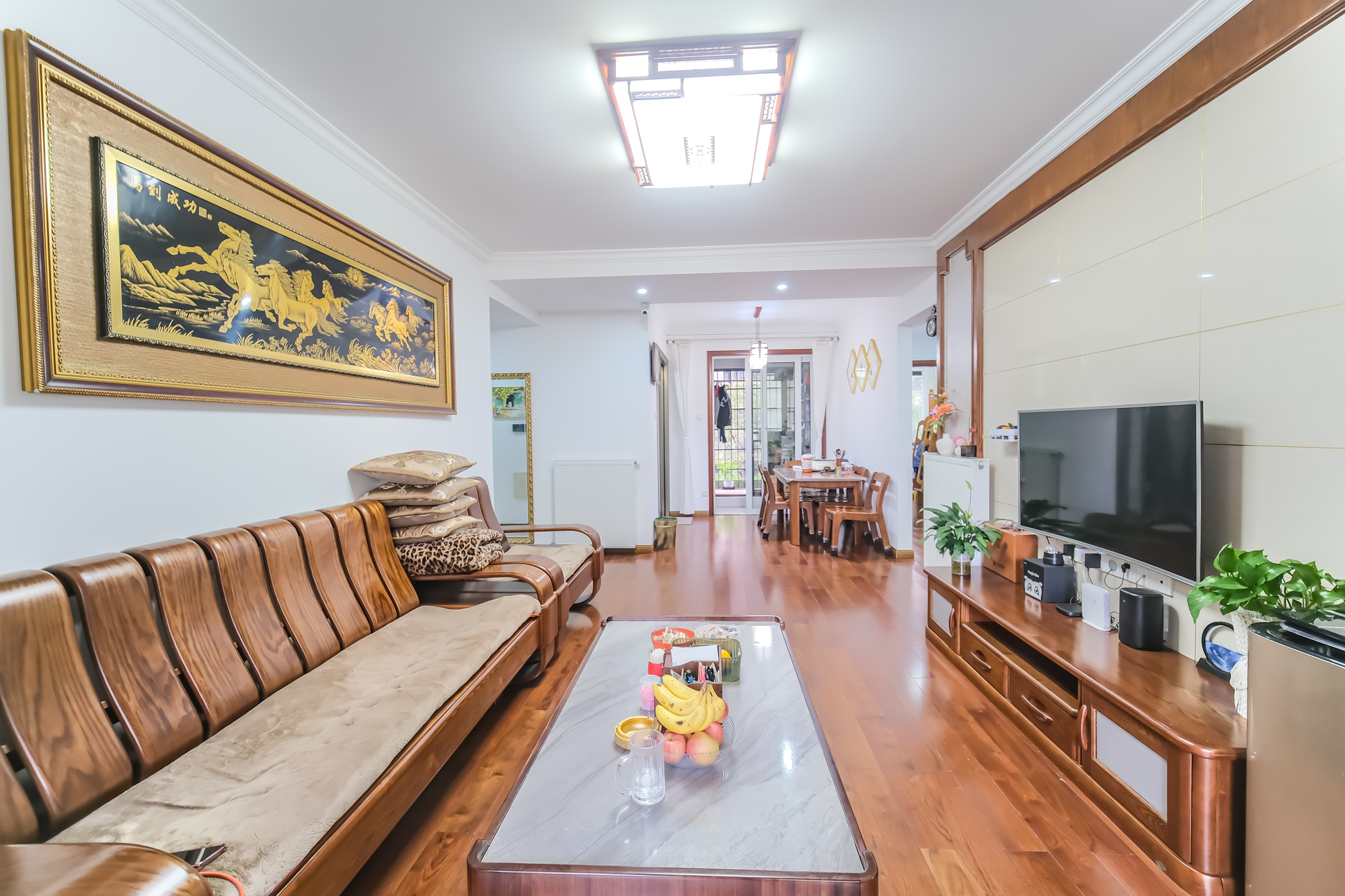 保利香槟国际 3室2厅2卫 95.0万 保利香槟国际 3室2厅2卫 95.0万客厅