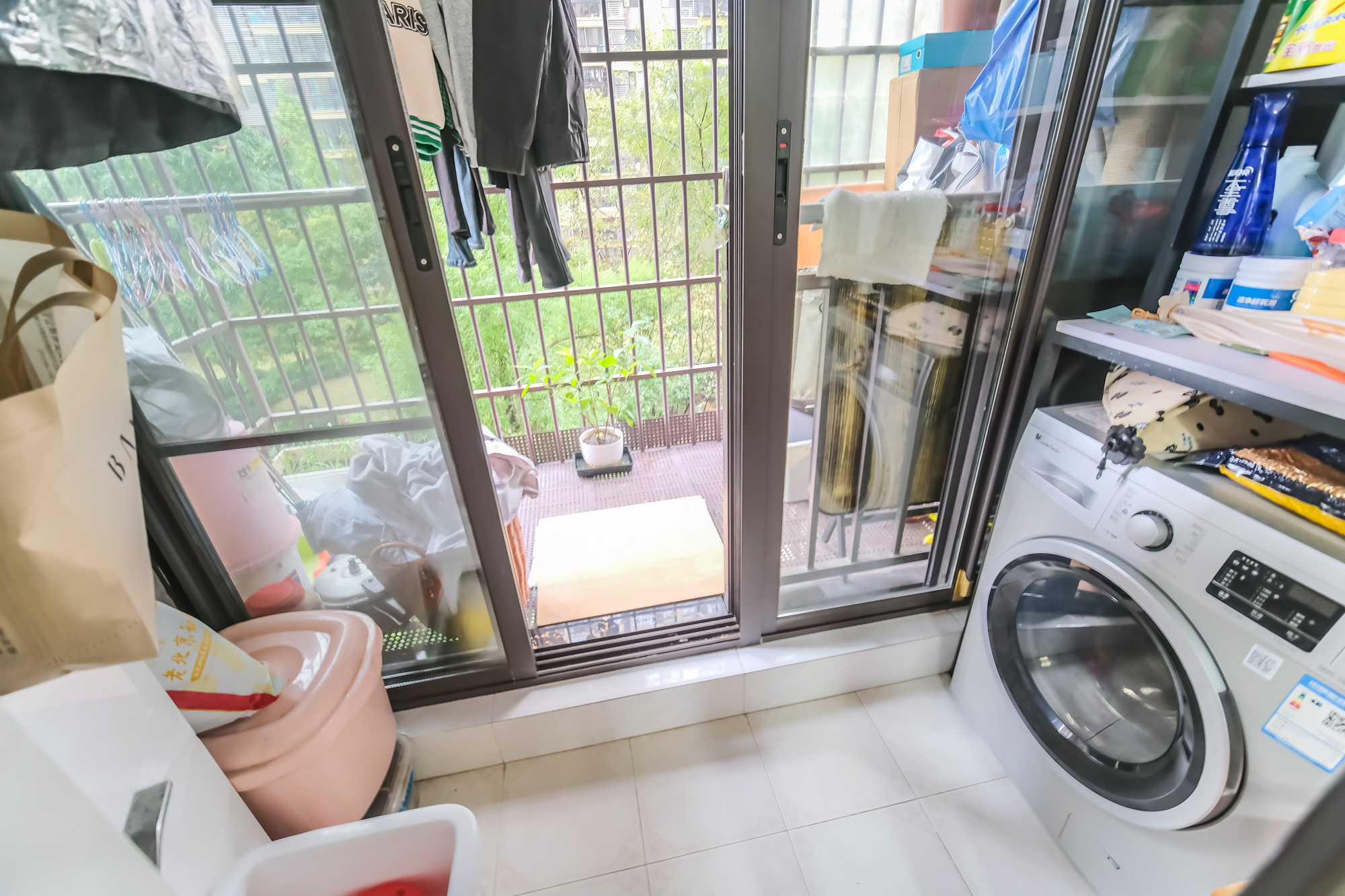 保利香槟国际 3室2厅2卫 95.0万 保利香槟国际 3室2厅2卫 95.0万阳台