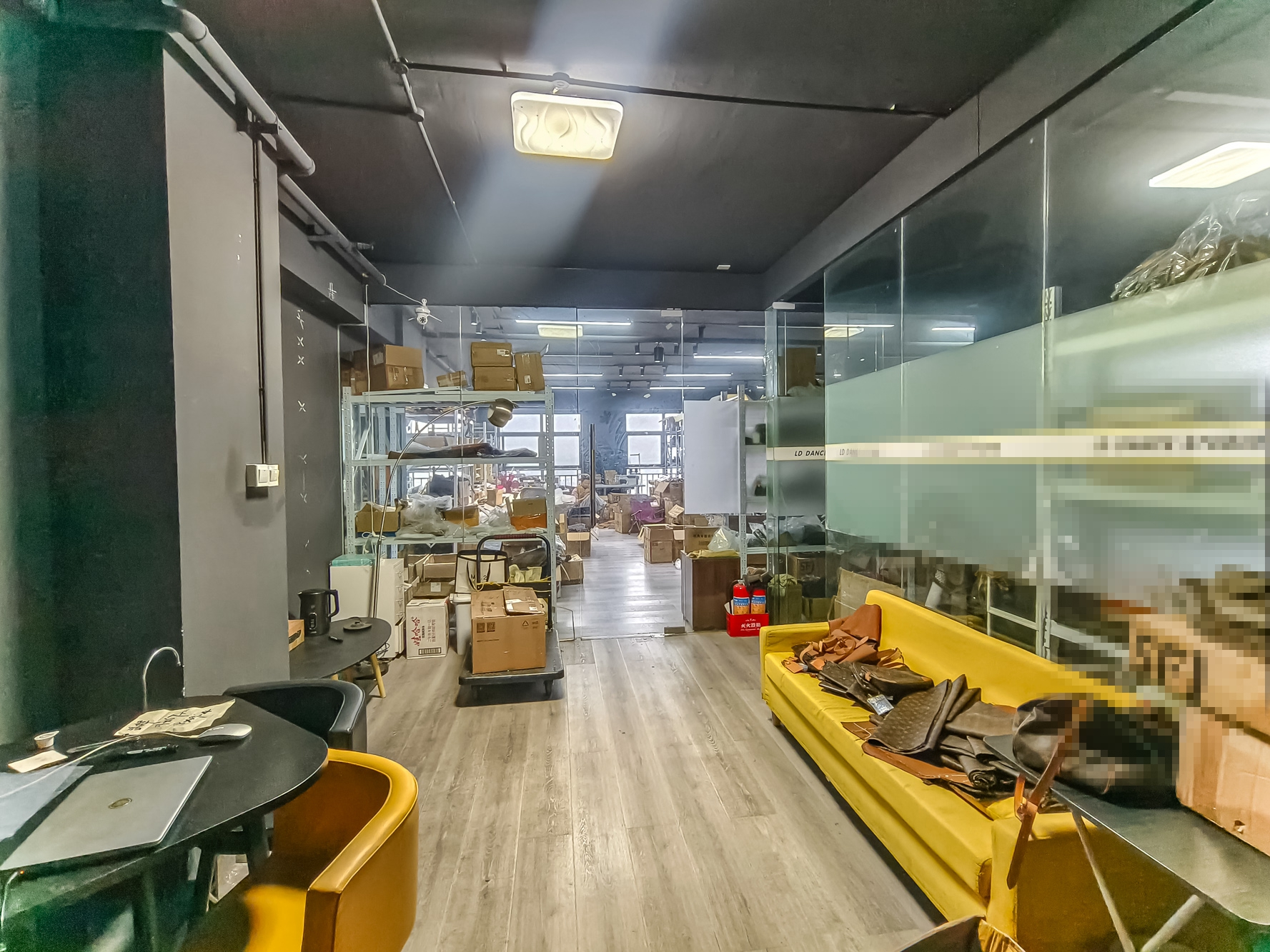 和悦城(蟠龙景苑) 1室1厅1卫 135.0万 和悦城(蟠龙景苑) 1室1厅1卫 135.0万客厅