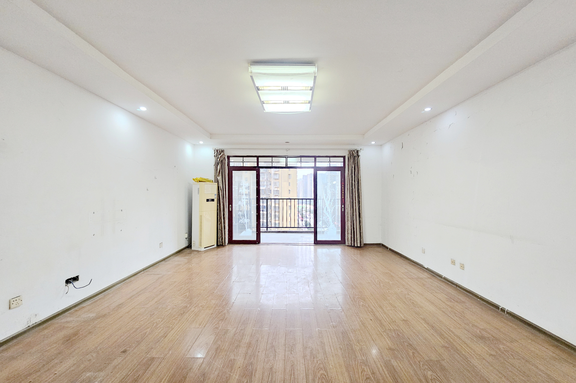 至雅小玲家园 3室2厅2卫 78.8万 至雅小玲家园 3室2厅2卫 78.8万客厅