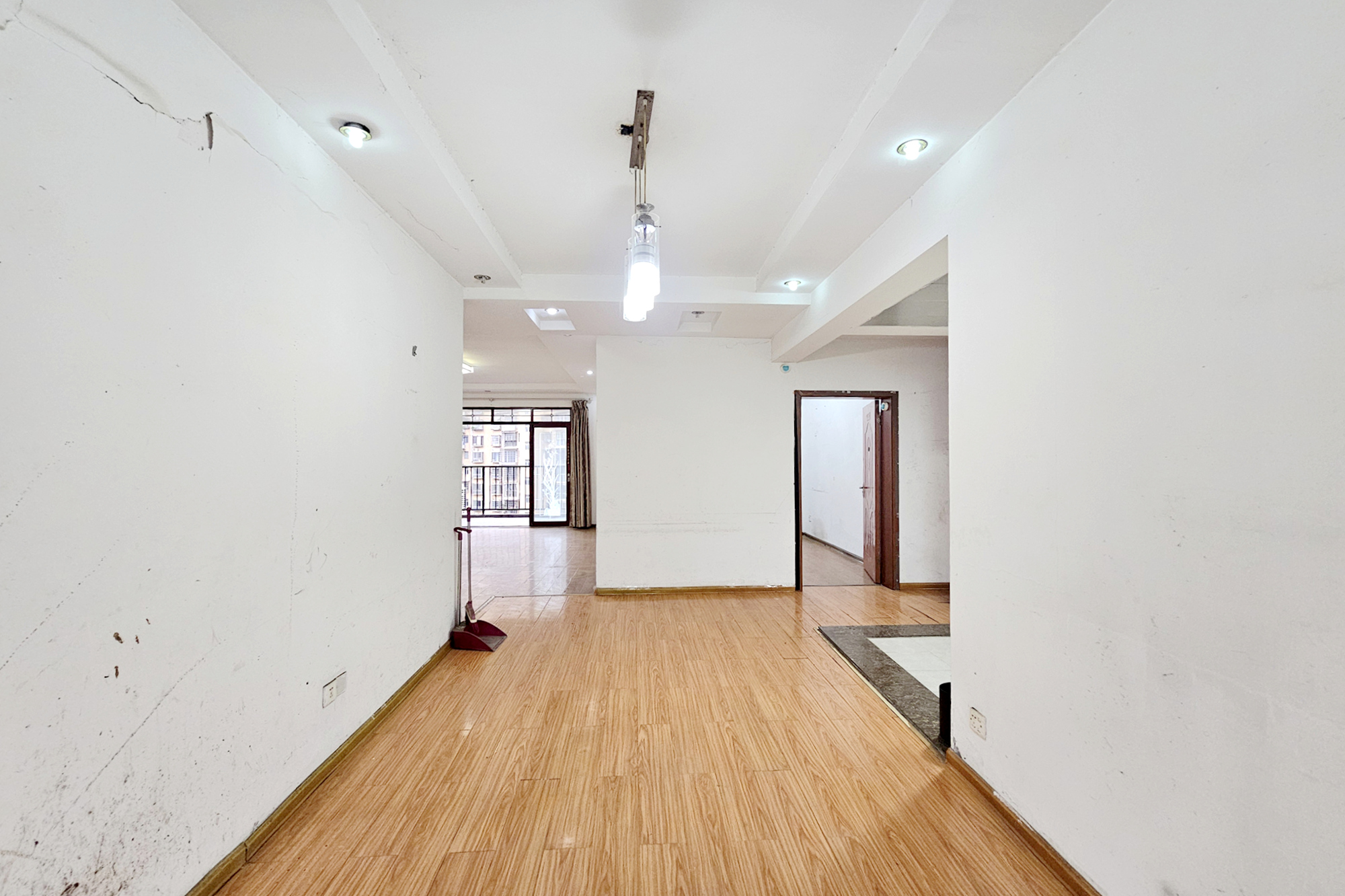 至雅小玲家园 3室2厅2卫 78.8万 至雅小玲家园 3室2厅2卫 78.8万客厅