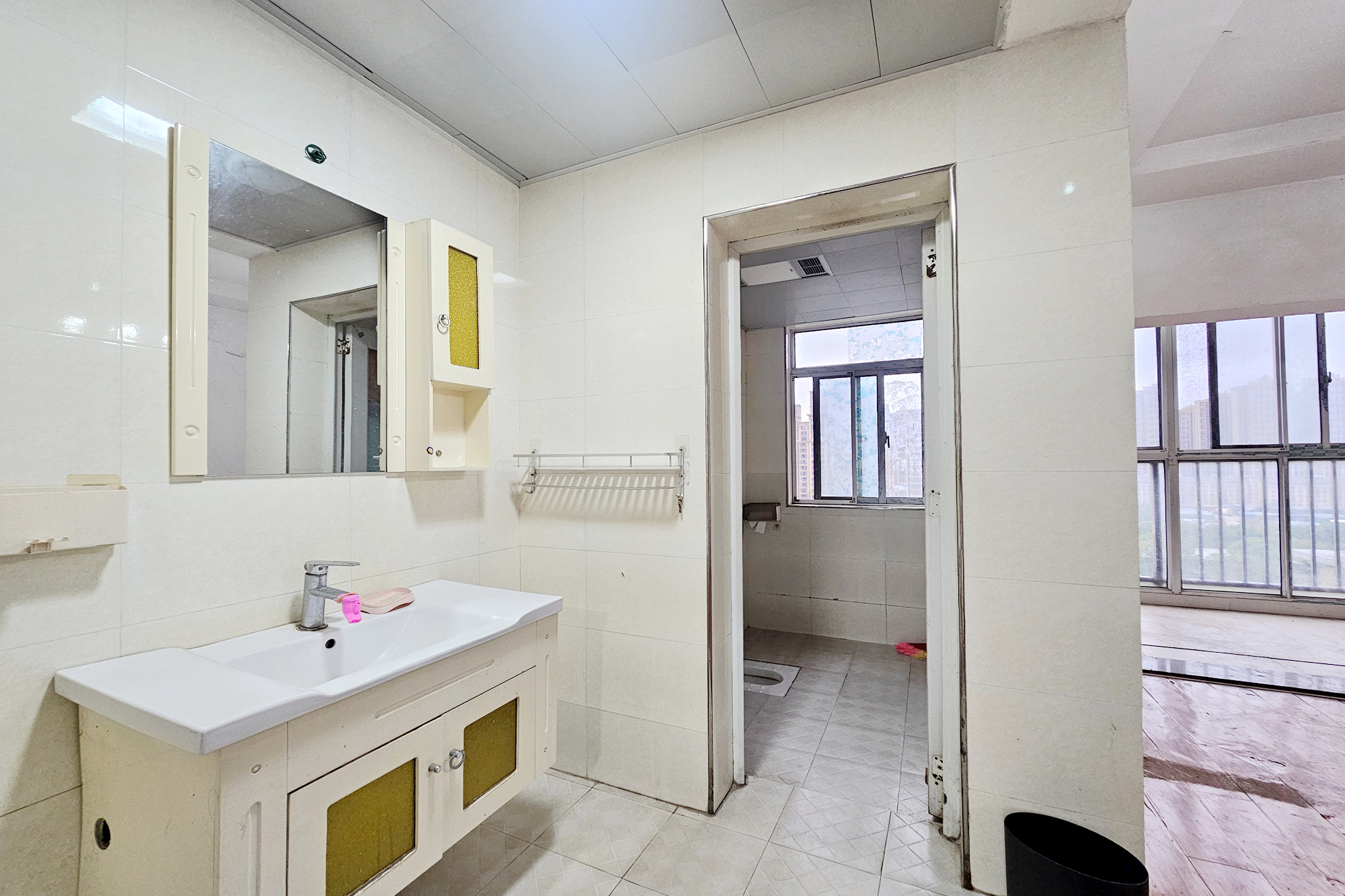 至雅小玲家园 3室2厅2卫 78.8万 至雅小玲家园 3室2厅2卫 78.8万卫生间