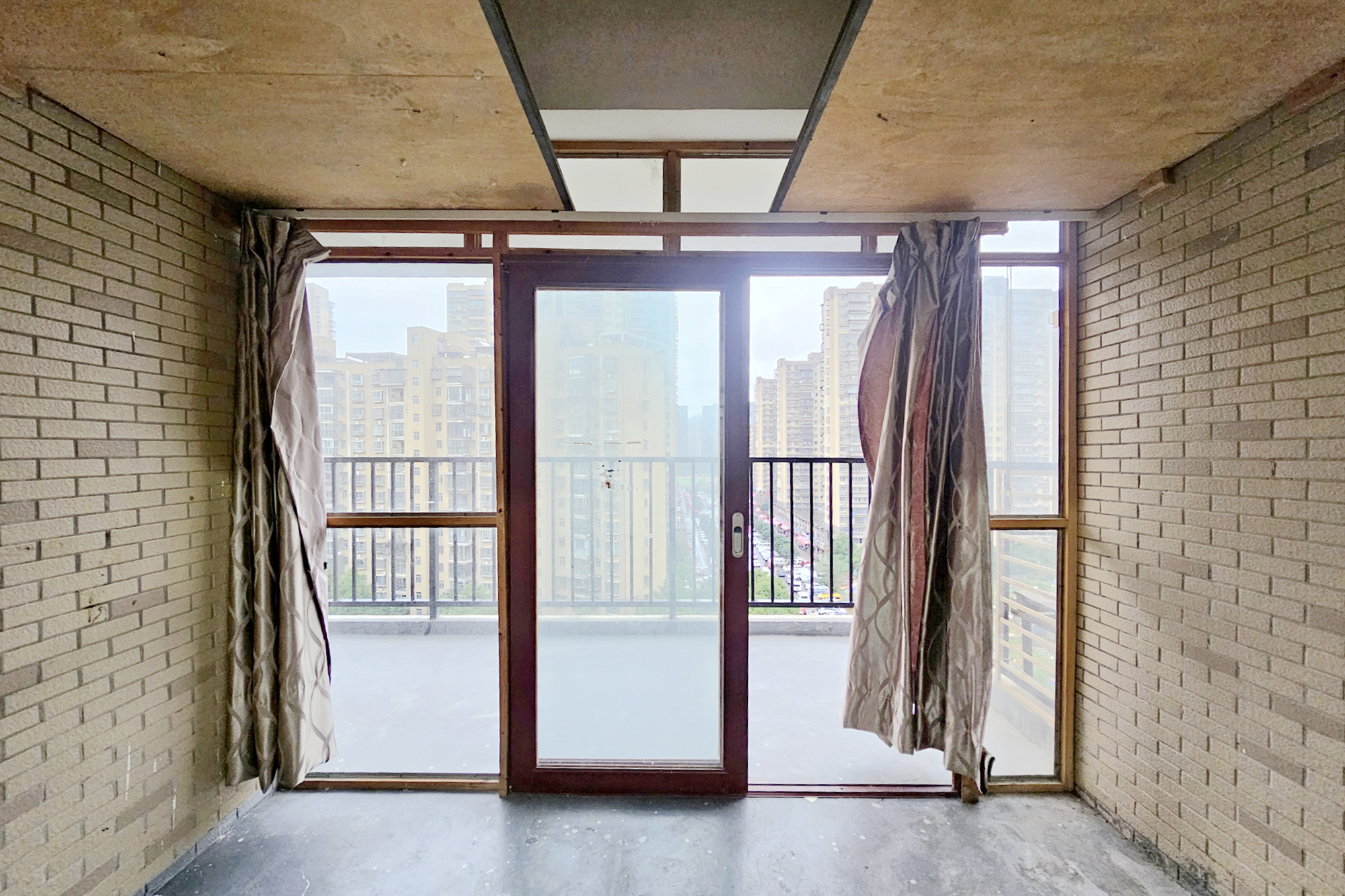 至雅小玲家园 3室2厅2卫 78.8万 至雅小玲家园 3室2厅2卫 78.8万阳台