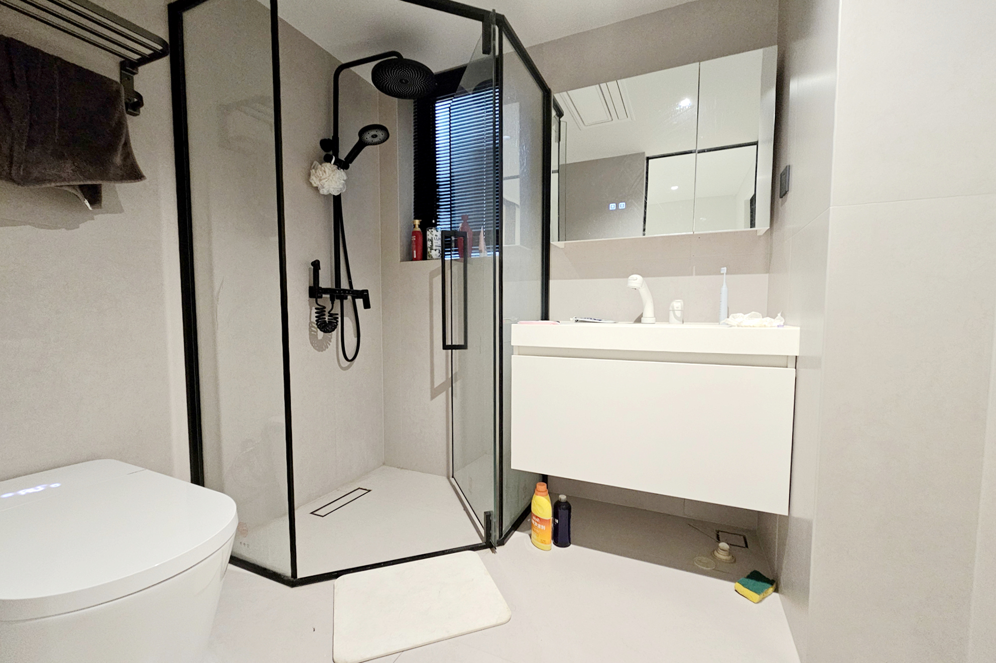 明昇壹城(明昇时代广场)二期 3室2厅2卫 190.0万 明昇壹城(明昇时代广场)二期 3室2厅2卫 190.0万卫生间