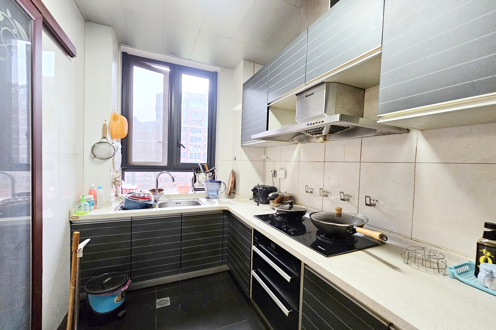 中隆国际御玺  4室2厅3卫    230.0万 中隆国际御玺  4室2厅3卫    230.0万厨房