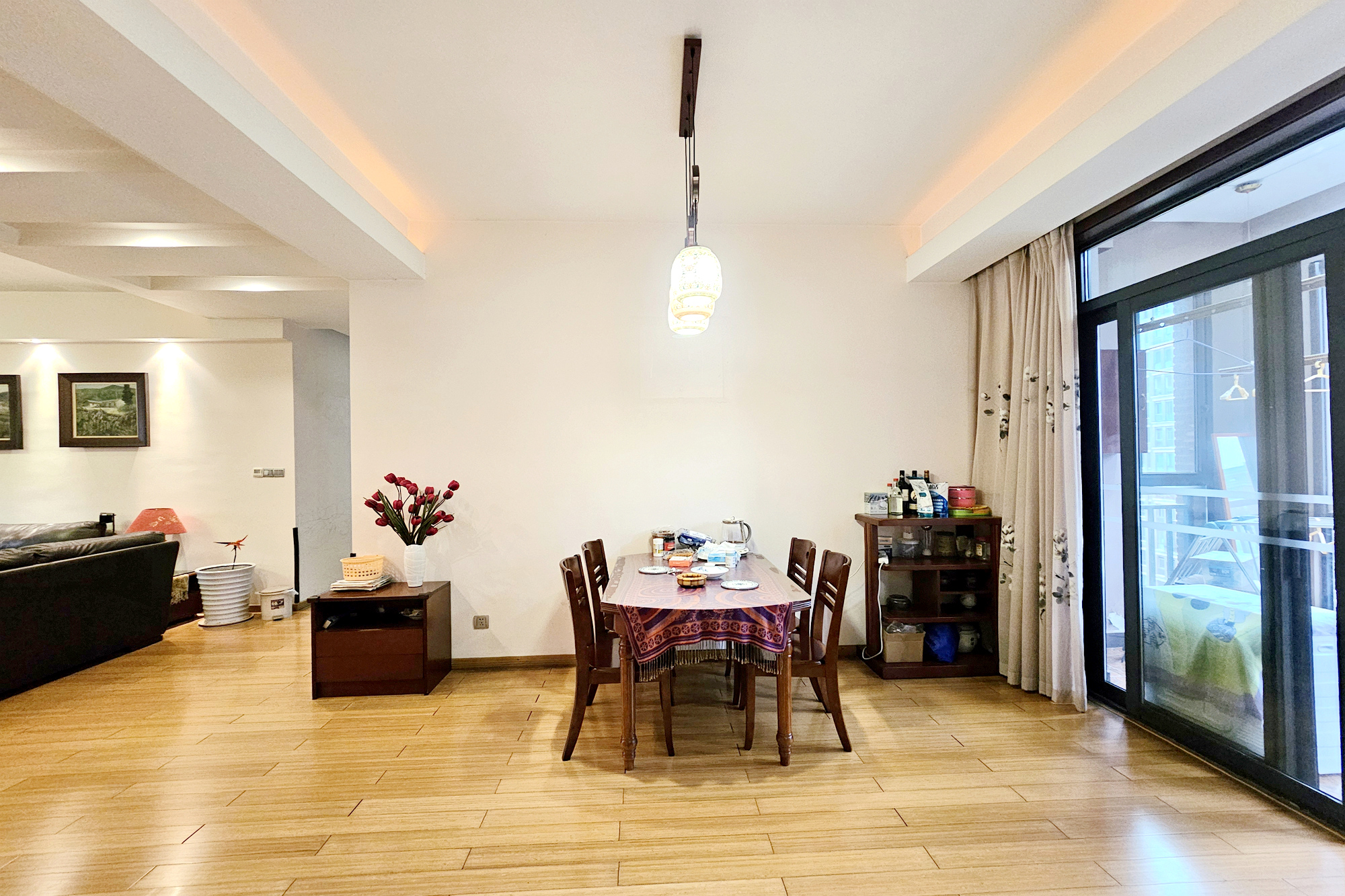 中隆国际御玺  4室2厅3卫    230.0万 中隆国际御玺  4室2厅3卫    230.0万客厅