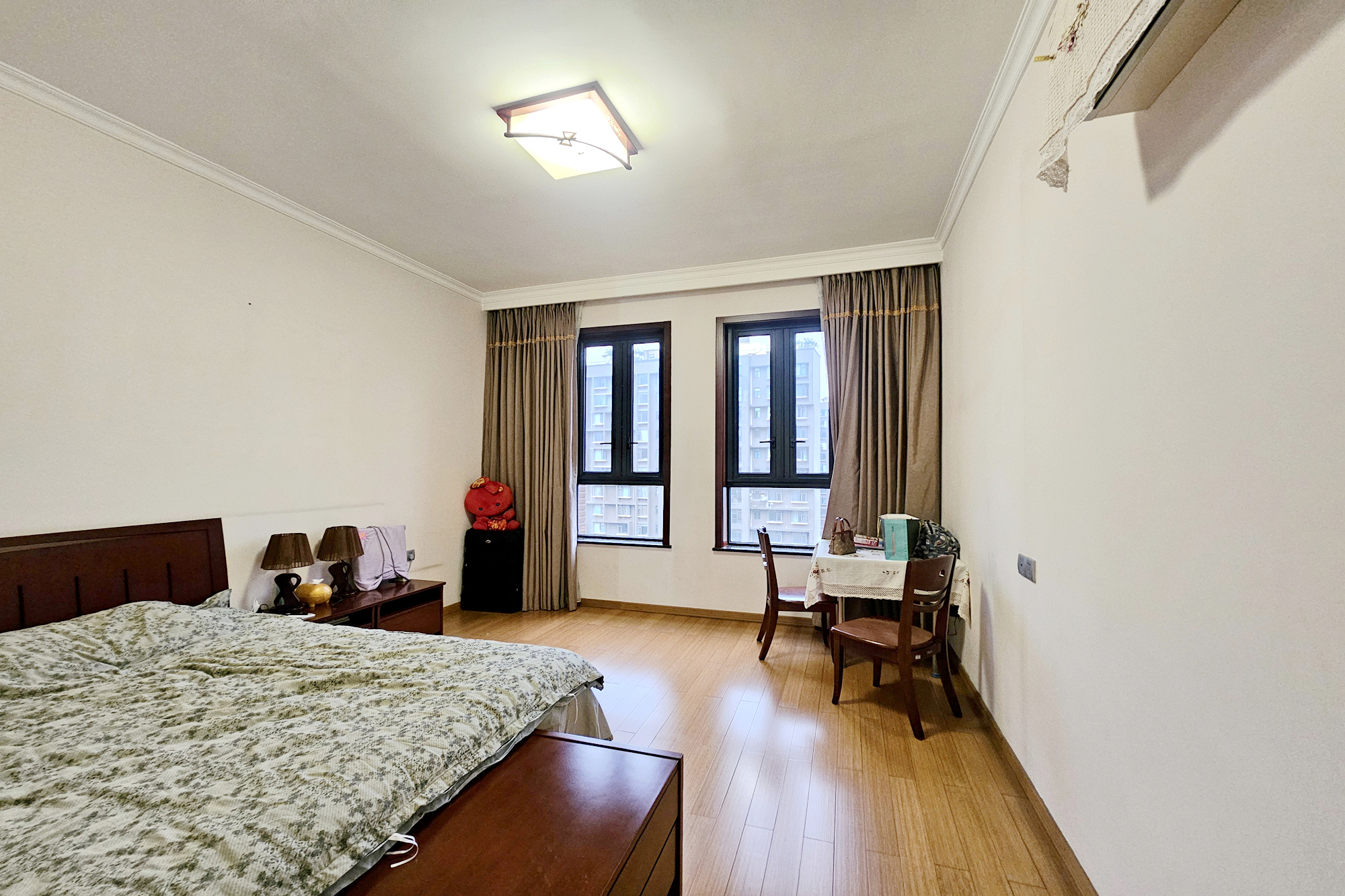 中隆国际御玺  4室2厅3卫    230.0万 中隆国际御玺  4室2厅3卫    230.0万卧室