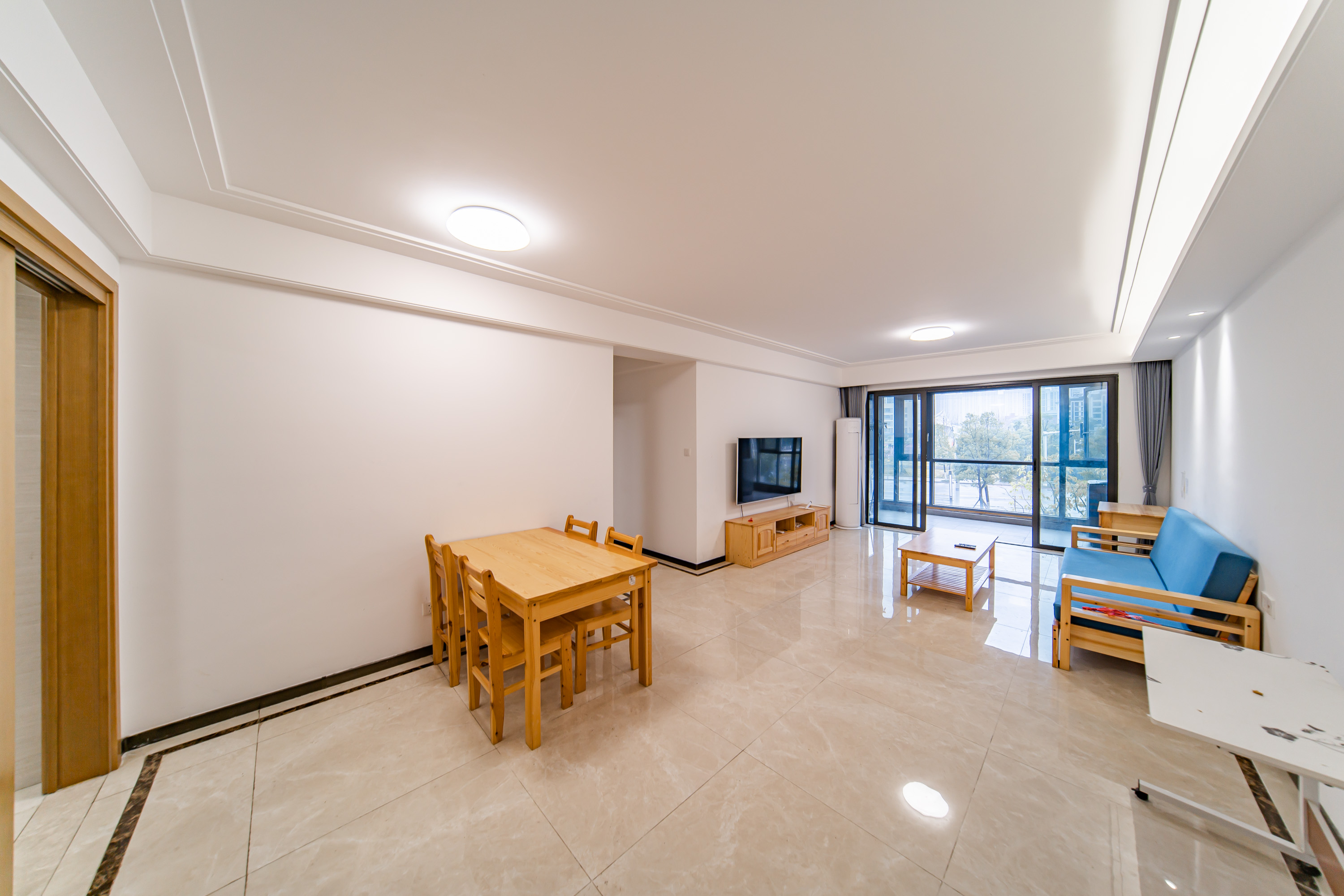 深业鹭栖府  3室2厅1卫   189.00万客厅