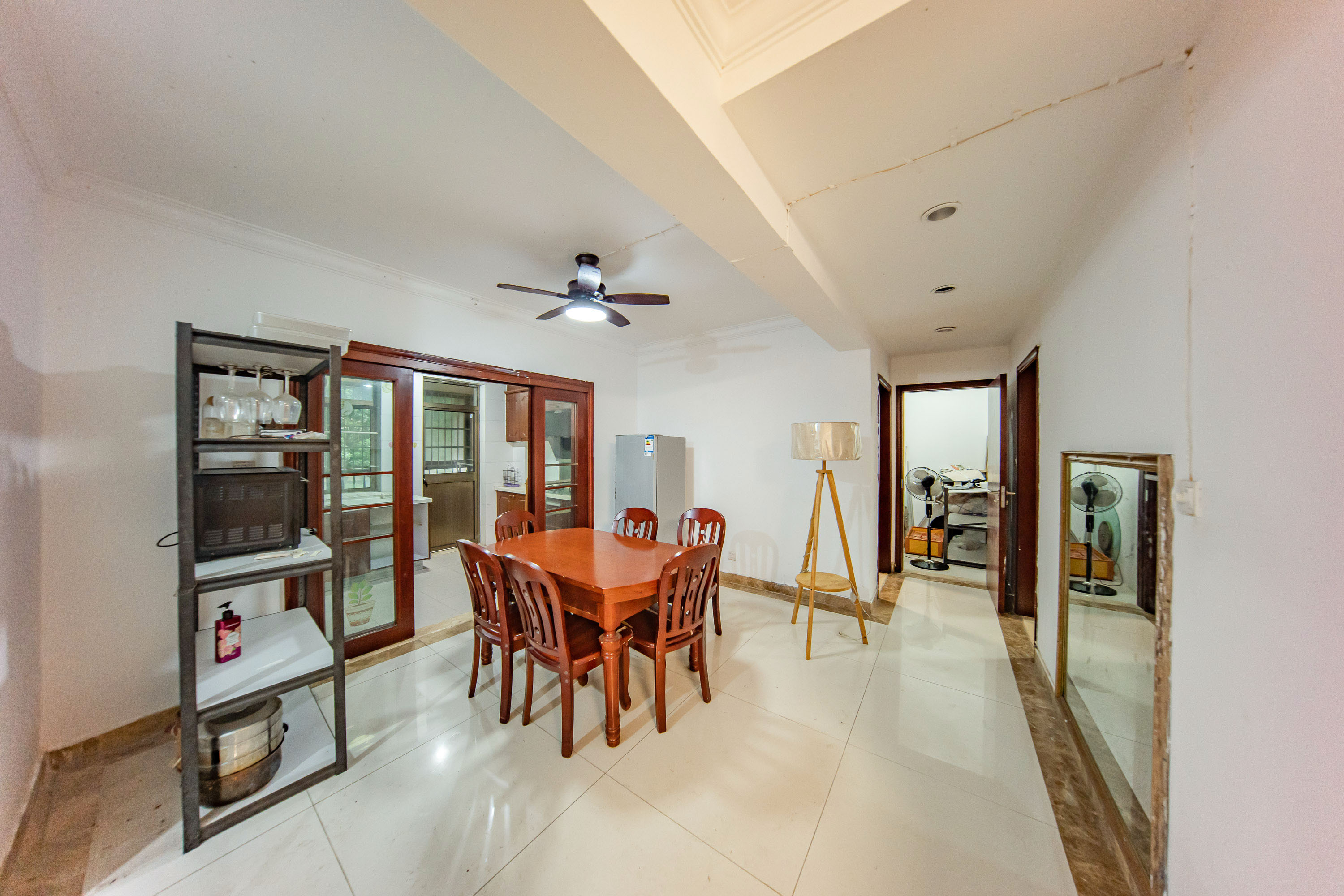 江山帝景雅典 3室2厅2卫 120.0万 江山帝景雅典 3室2厅2卫 120.0万客厅