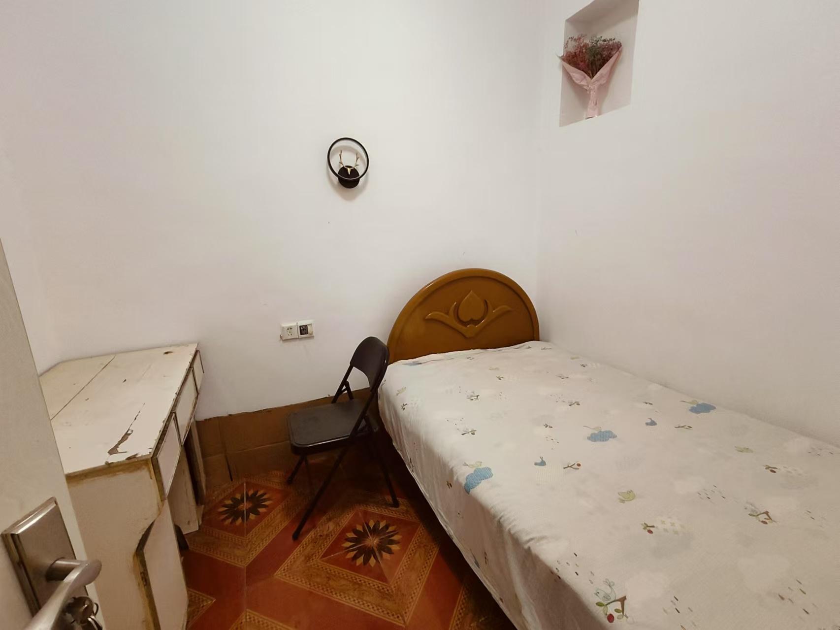 梓园社区(麻纺厂宿舍) 1室1厅1卫 580.0元/月 梓园社区(麻纺厂宿舍) 1室1厅1卫 580.0元/月室内图