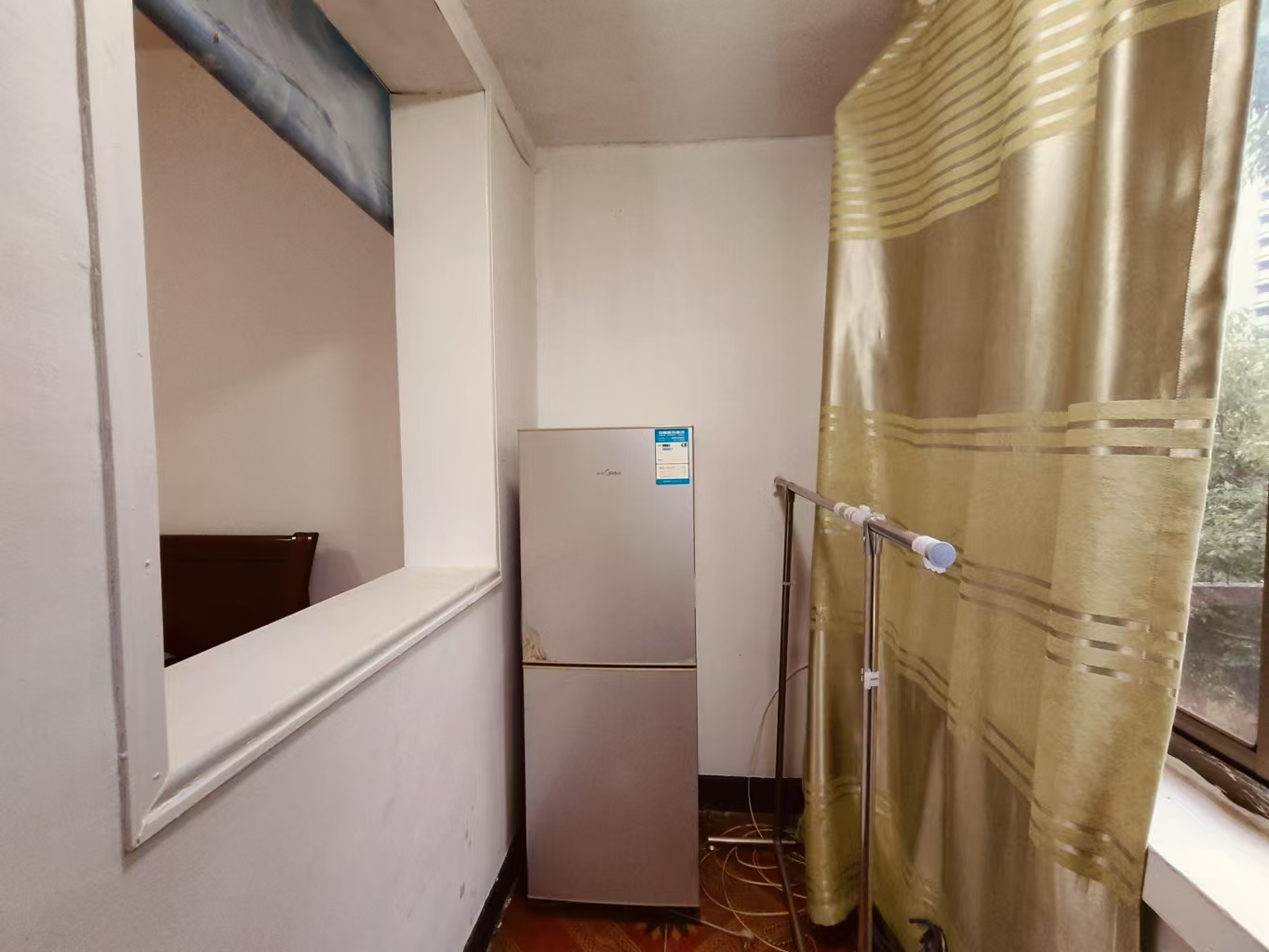 梓园社区(麻纺厂宿舍) 1室1厅1卫 580.0元/月 梓园社区(麻纺厂宿舍) 1室1厅1卫 580.0元/月室内图