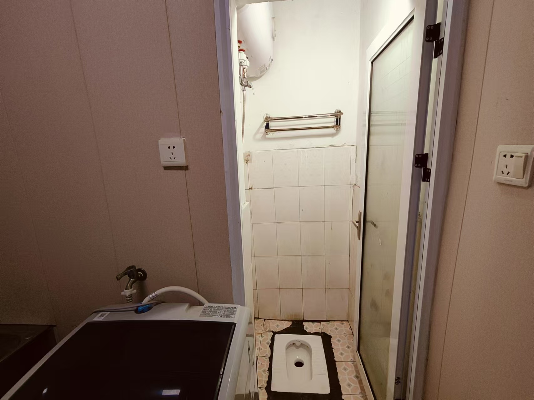 梓园社区(麻纺厂宿舍) 1室1厅1卫 580.0元/月 梓园社区(麻纺厂宿舍) 1室1厅1卫 580.0元/月室内图