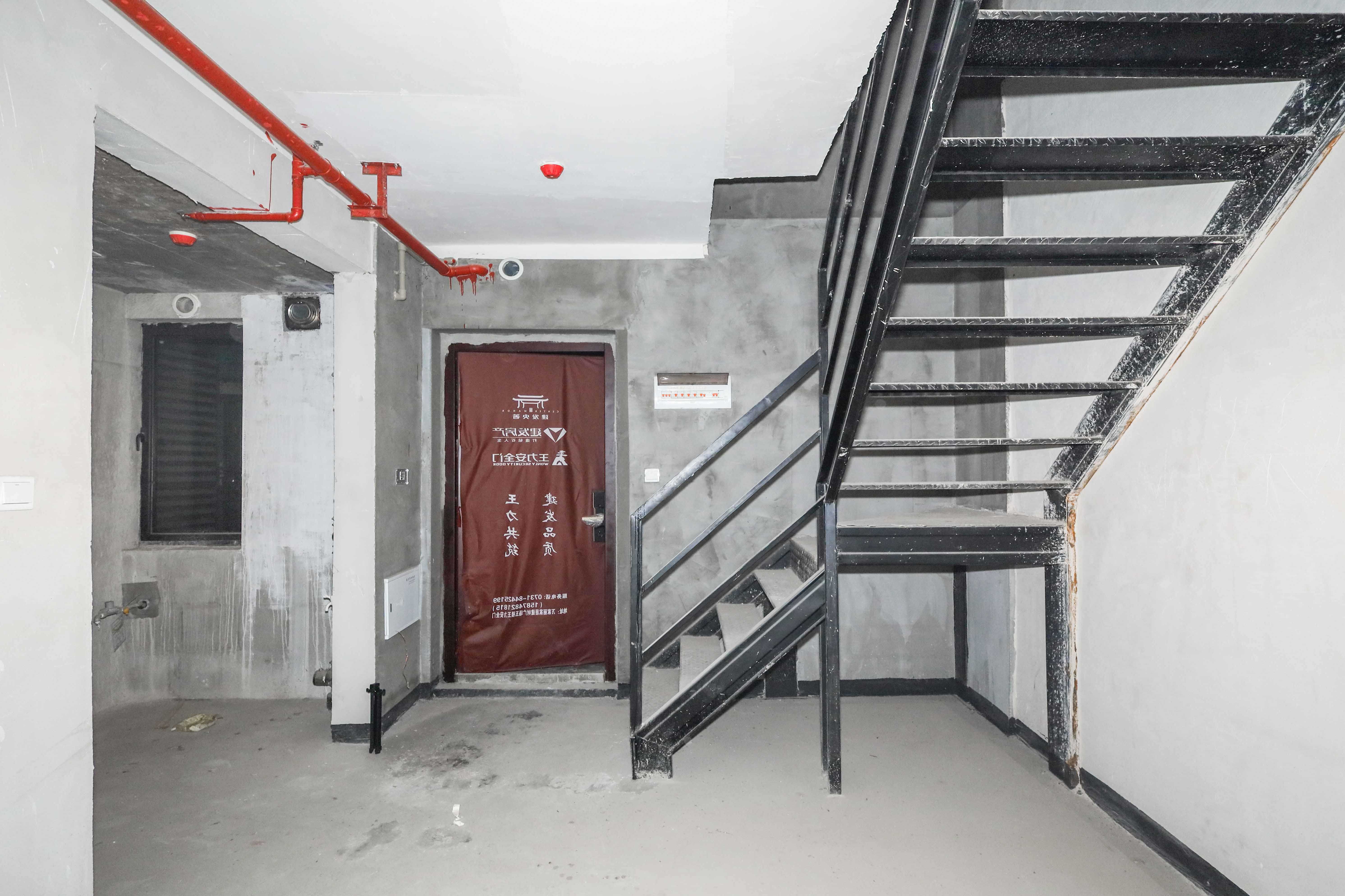 建发央著  4室2厅3卫   185.00万其他