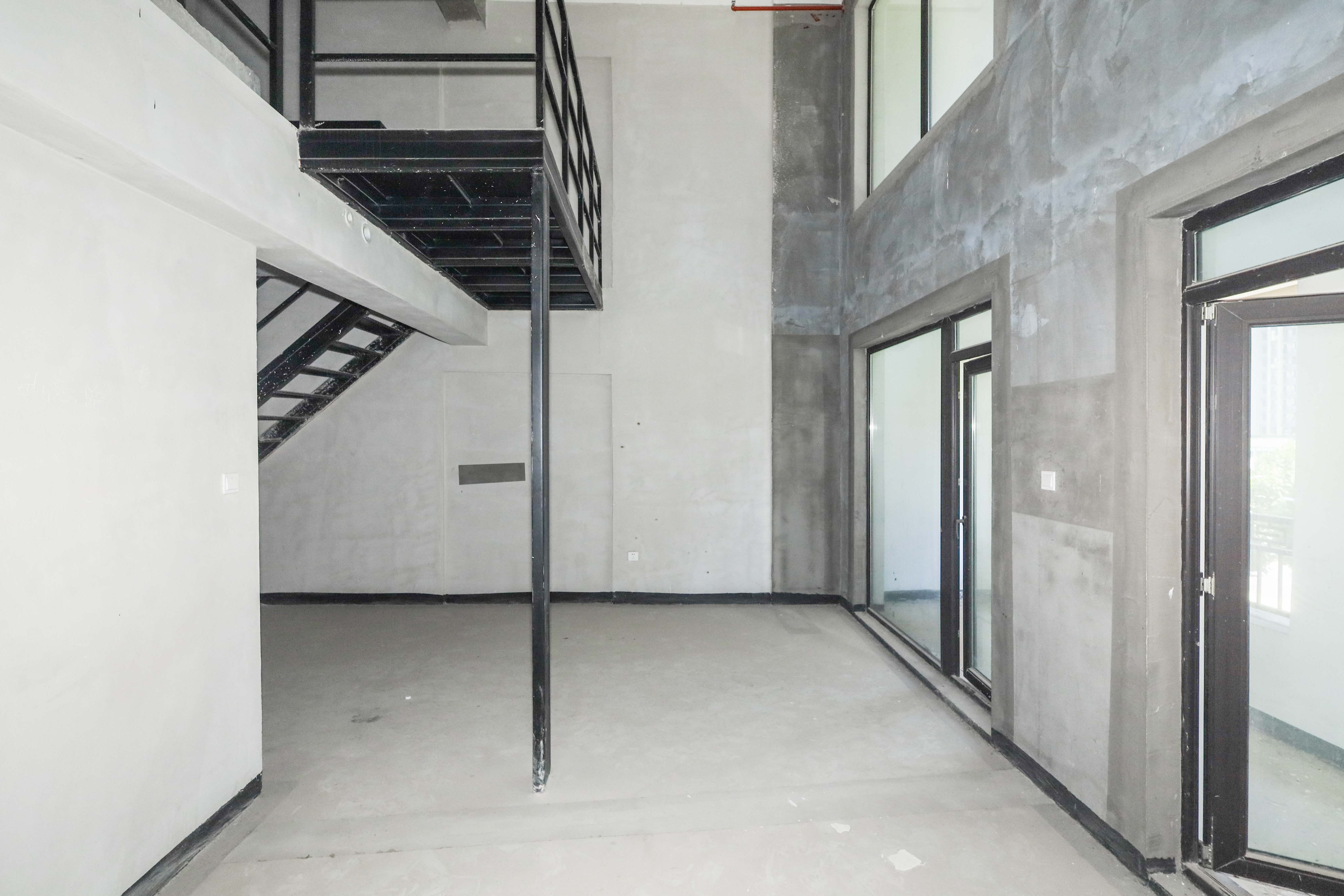 建发央著  4室2厅3卫   185.00万其他
