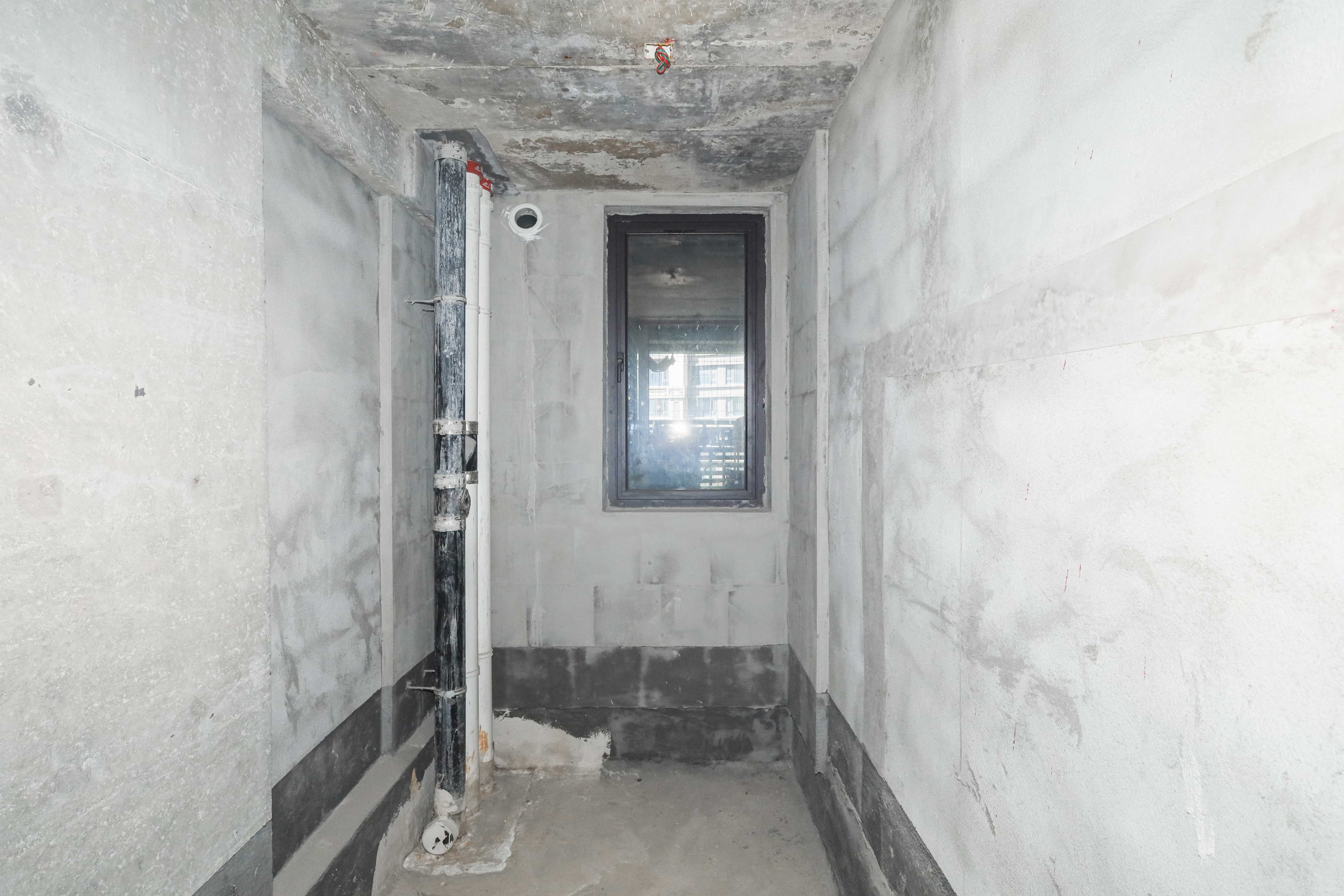 建发央著  4室2厅3卫   185.00万卫生间