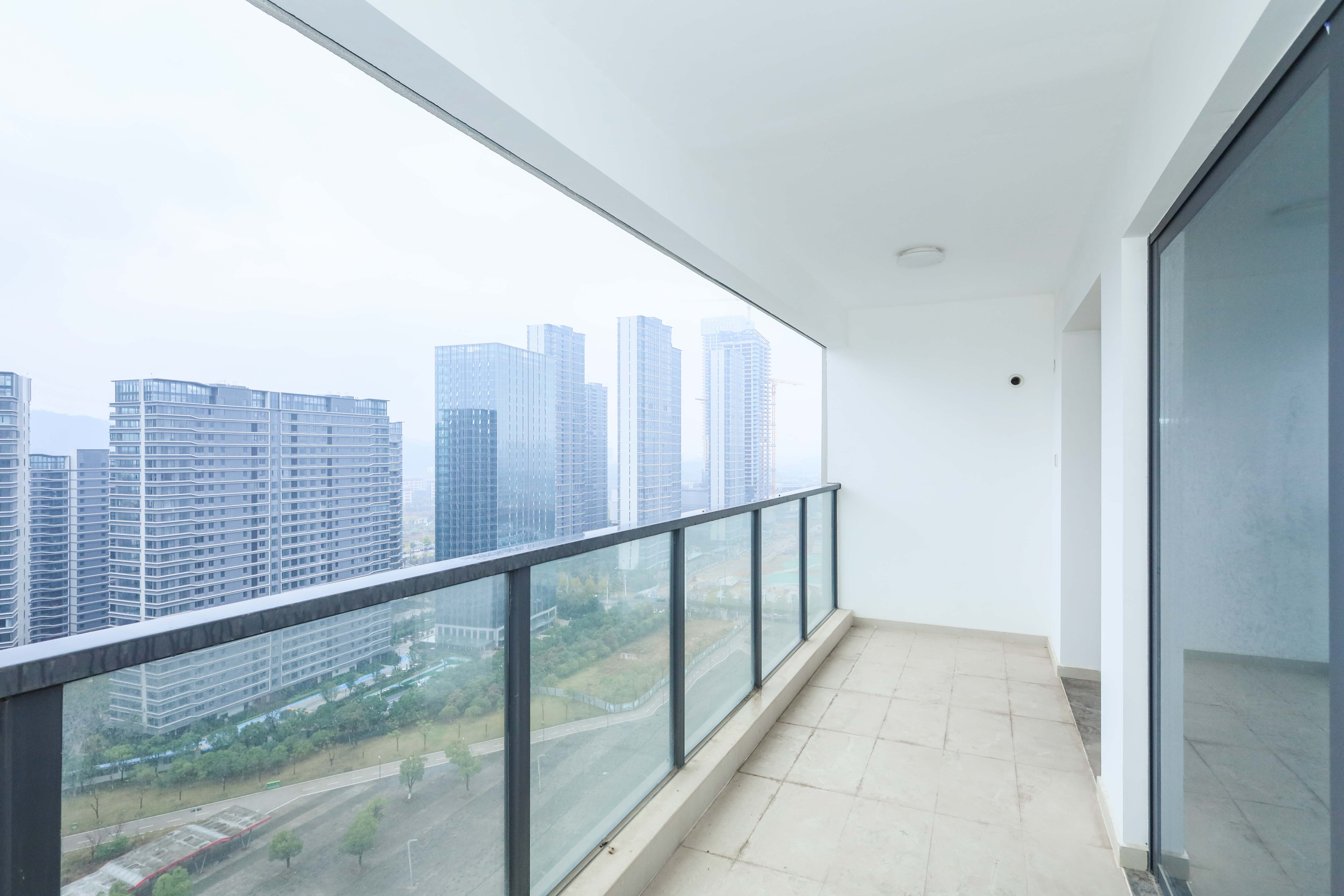 中国铁建湘语梅溪  4室2厅2卫   186.00万阳台