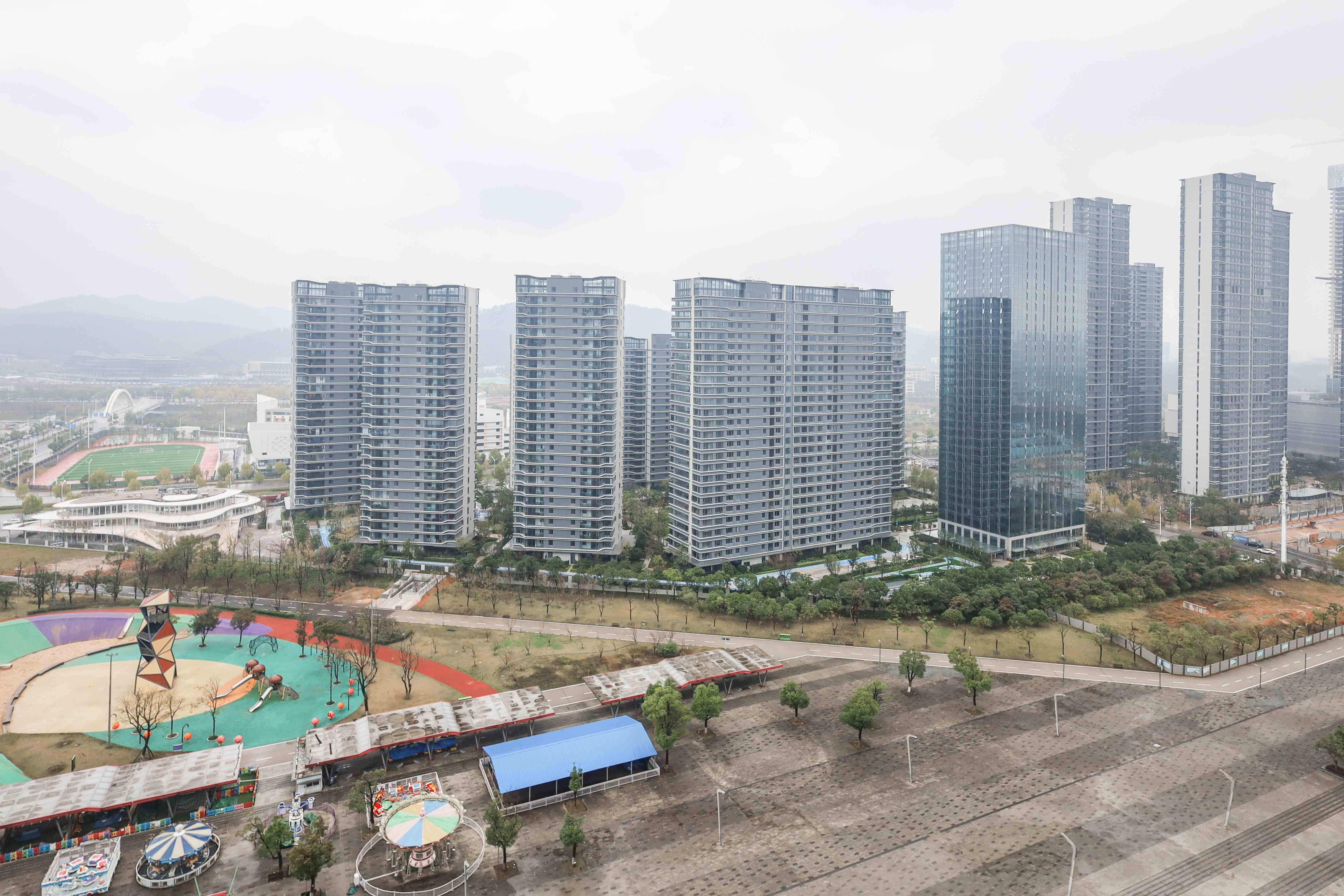 中国铁建湘语梅溪  4室2厅2卫   186.00万阳台