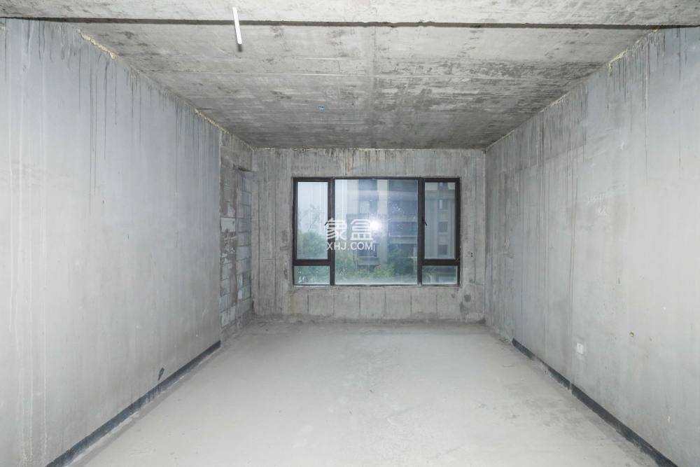 建发央著  4室2厅3卫   308.00万
