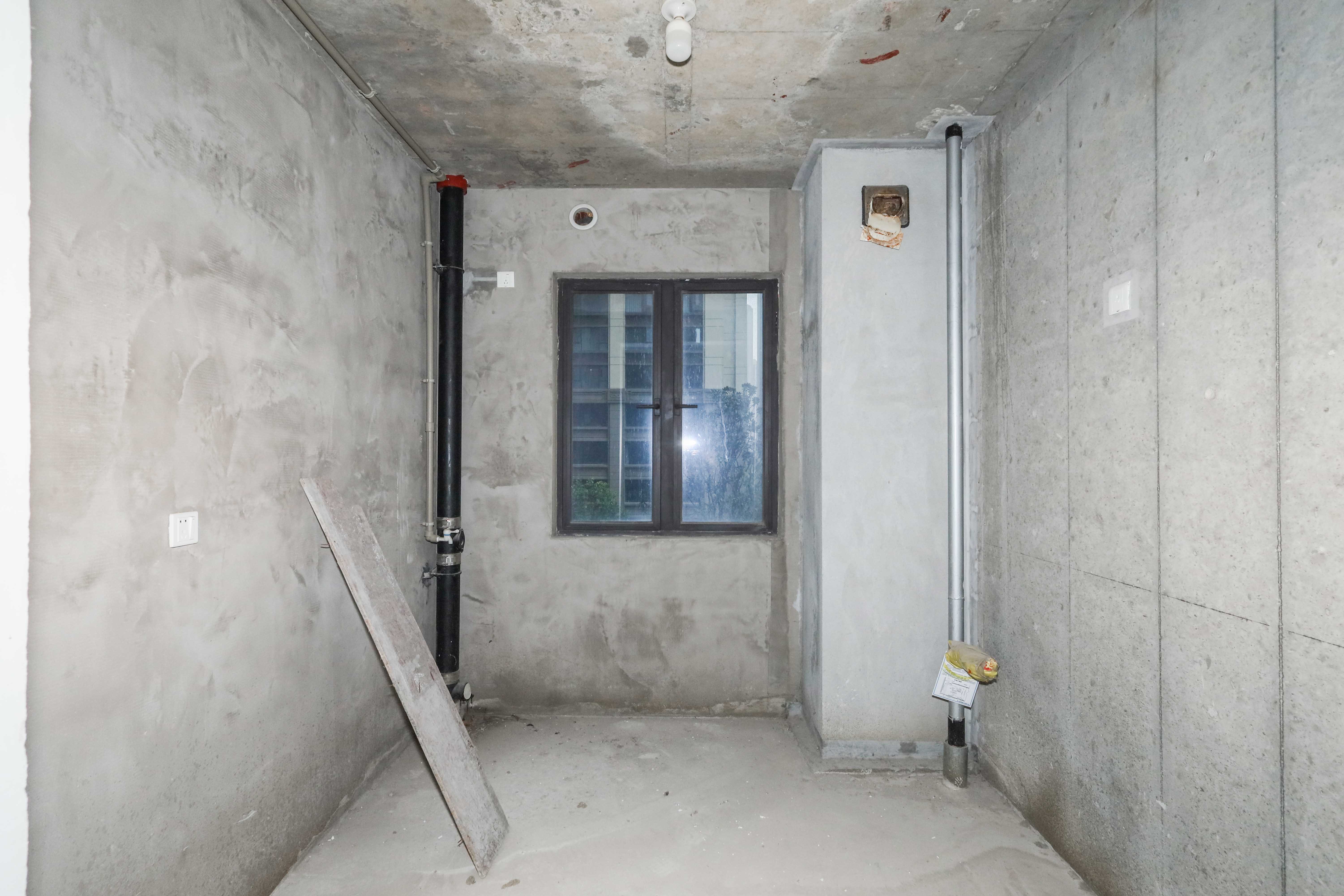 建发央著  4室2厅3卫   308.00万厨房