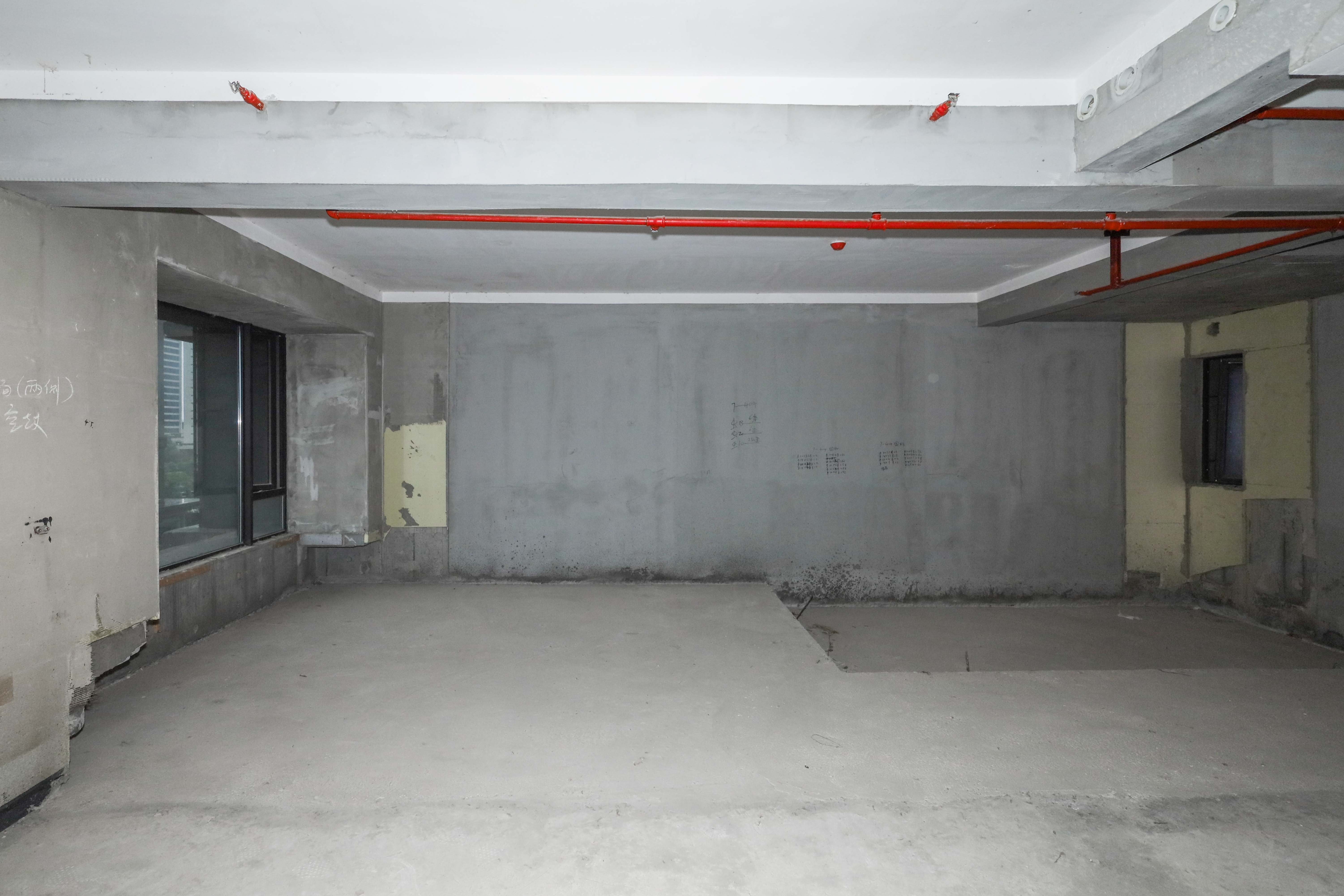 建发央著  4室2厅3卫   308.00万卧室