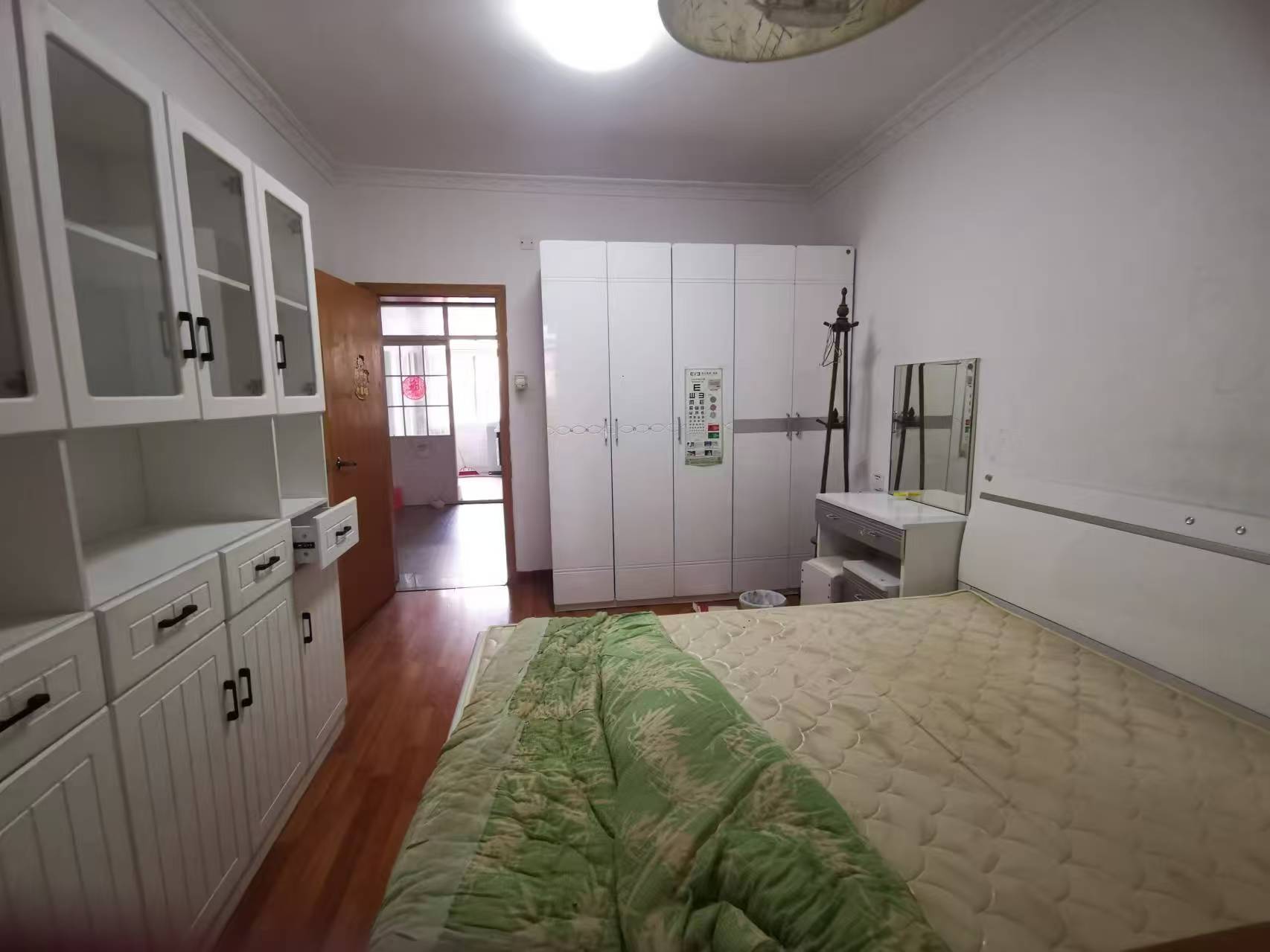 区政府  3室1厅1卫    49.8万 区政府  3室1厅1卫    49.8万室内图