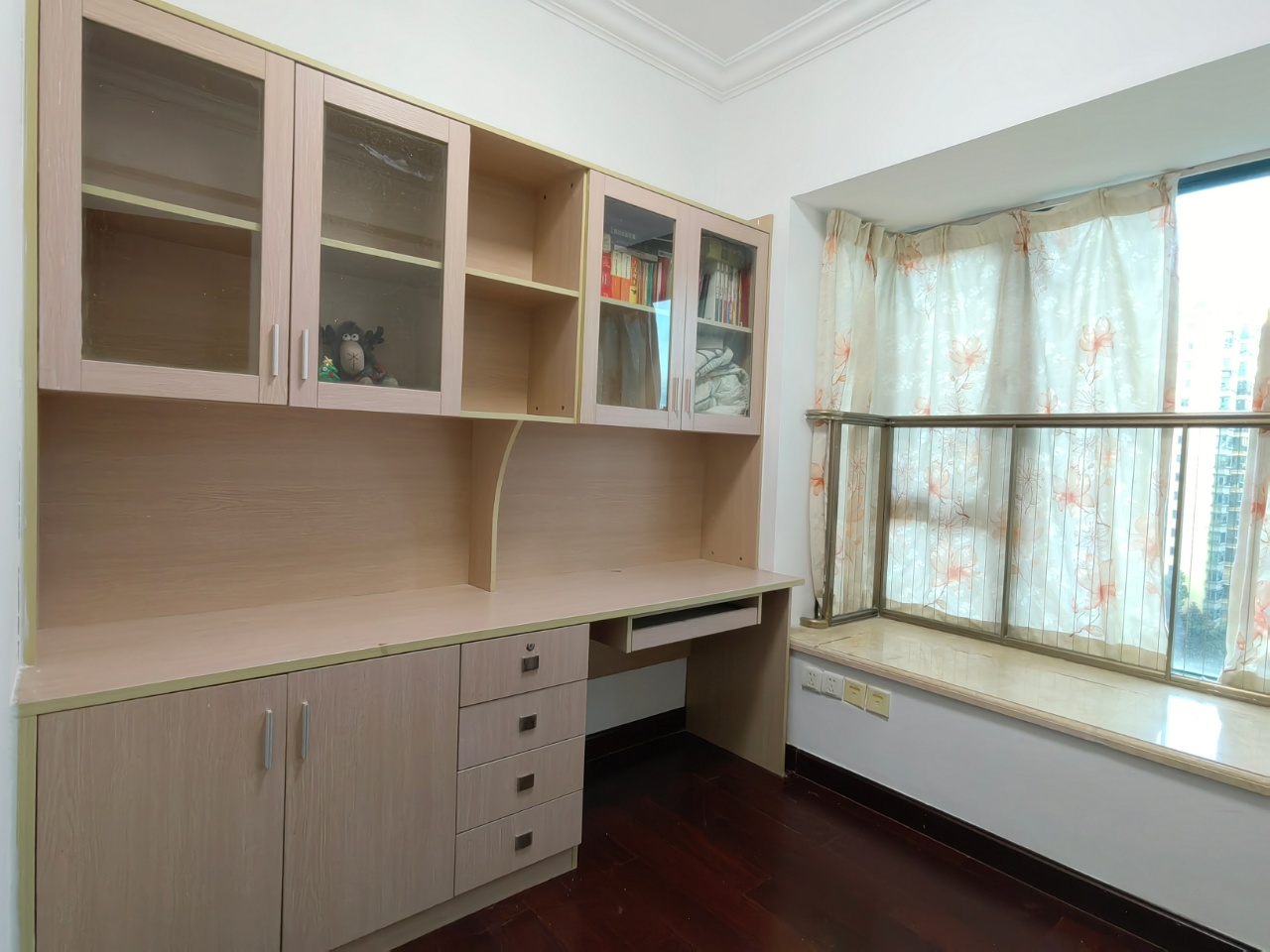 恒大城 3室2厅1卫 1800.0元/月 恒大城 3室2厅1卫 1800.0元/月室内图