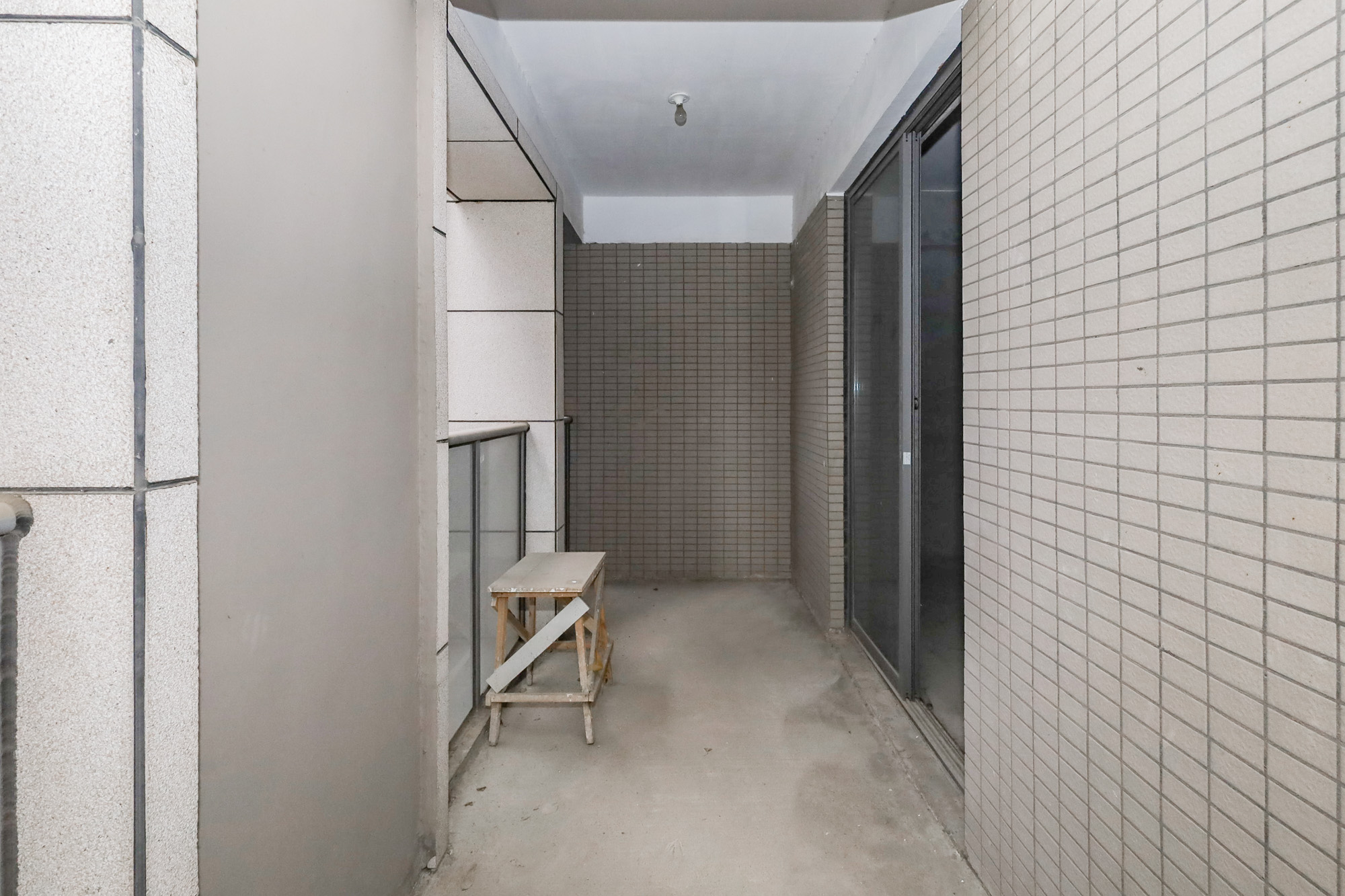 八方小区C区  4室2厅2卫   480.00万阳台
