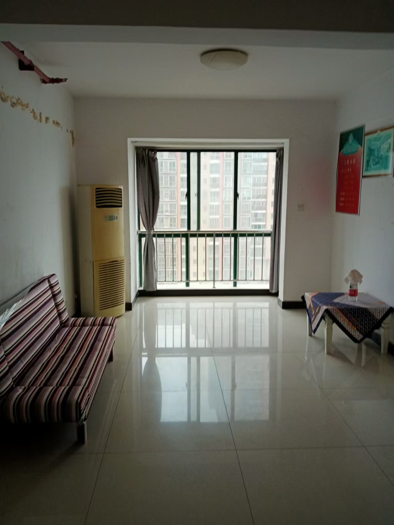 华天LOHO小镇 1室1厅1卫 1000.0元/月 华天LOHO小镇 1室1厅1卫 1000.0元/月室内图