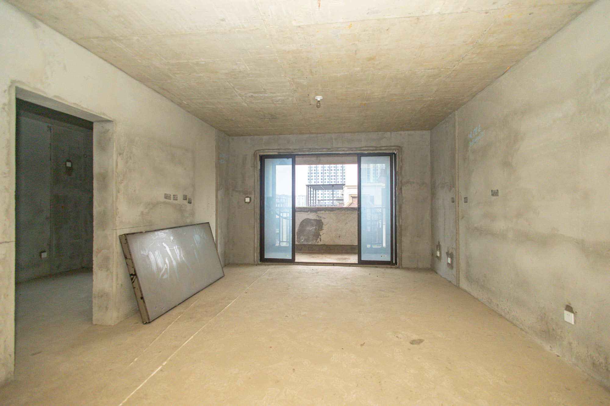 星湖湾二期洋房 4室2厅2卫 149.0万 星湖湾二期洋房 4室2厅2卫 149.0万客厅