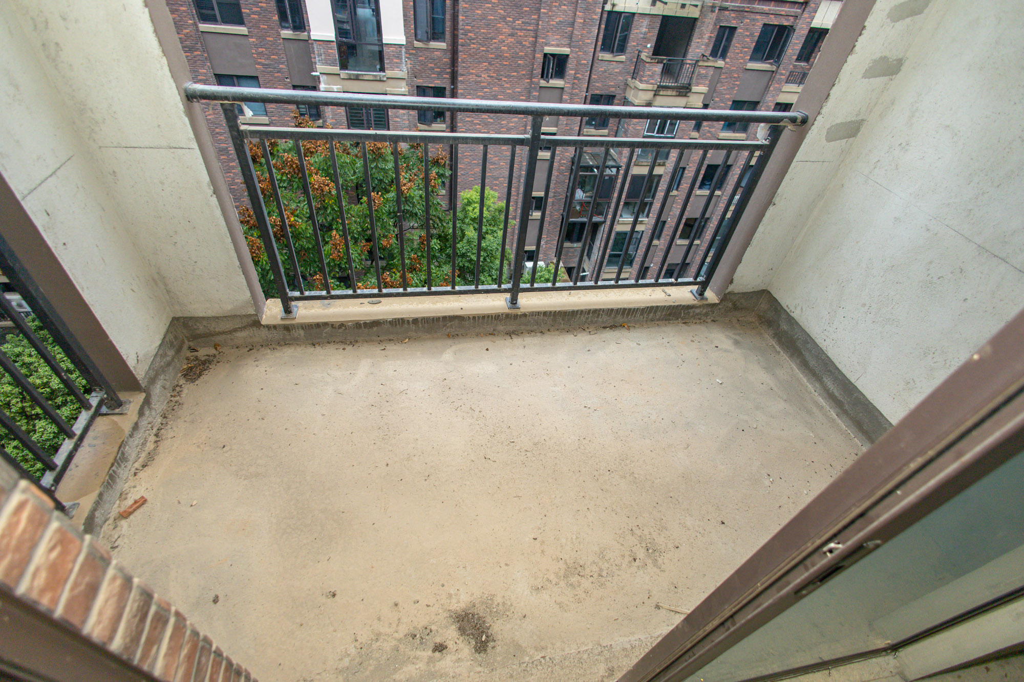 星湖湾二期洋房 4室2厅2卫 149.0万 星湖湾二期洋房 4室2厅2卫 149.0万阳台