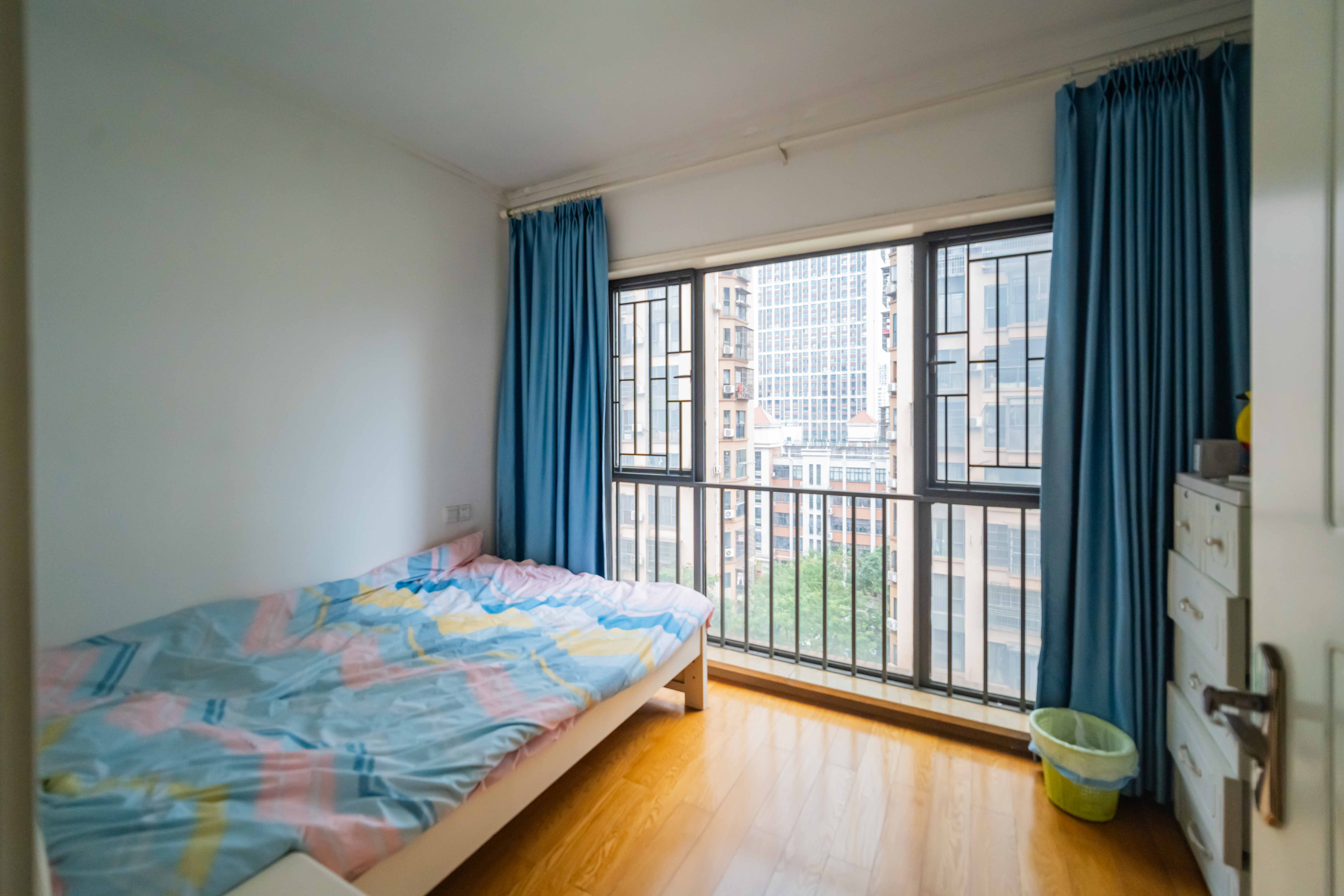 中城丽景香山园  3室2厅1卫   125.00万卧室