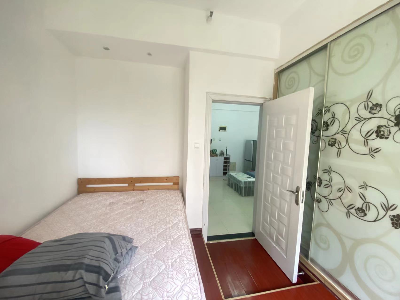 中建芙蓉工社 2室1厅1卫 1400.0元/月 中建芙蓉工社 2室1厅1卫 1400.0元/月室内图