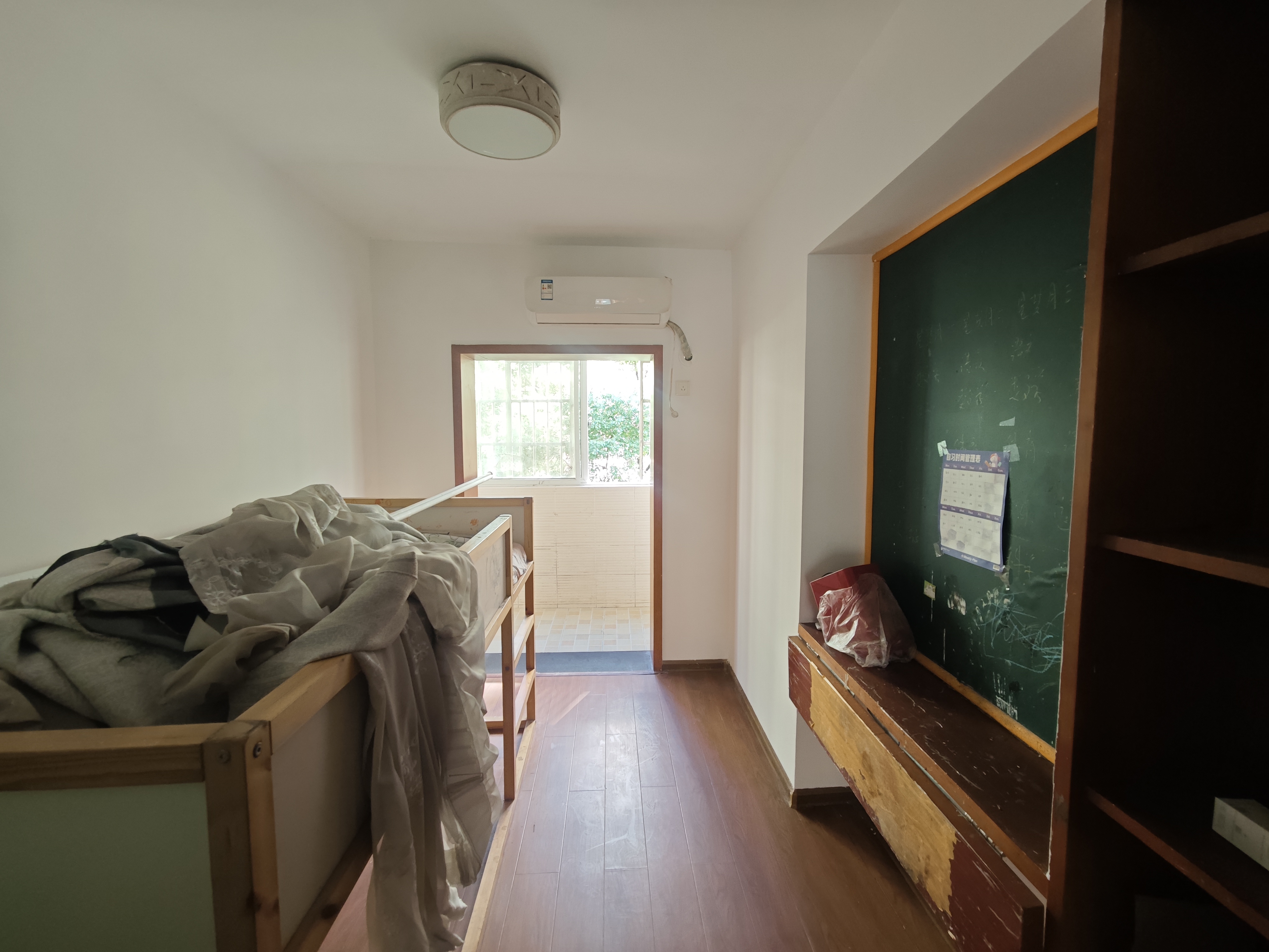 咸嘉新村悦峰园 3室2厅1卫 2000.00元/月 咸嘉新村悦峰园 3室2厅1卫 2000.00元/月室内图