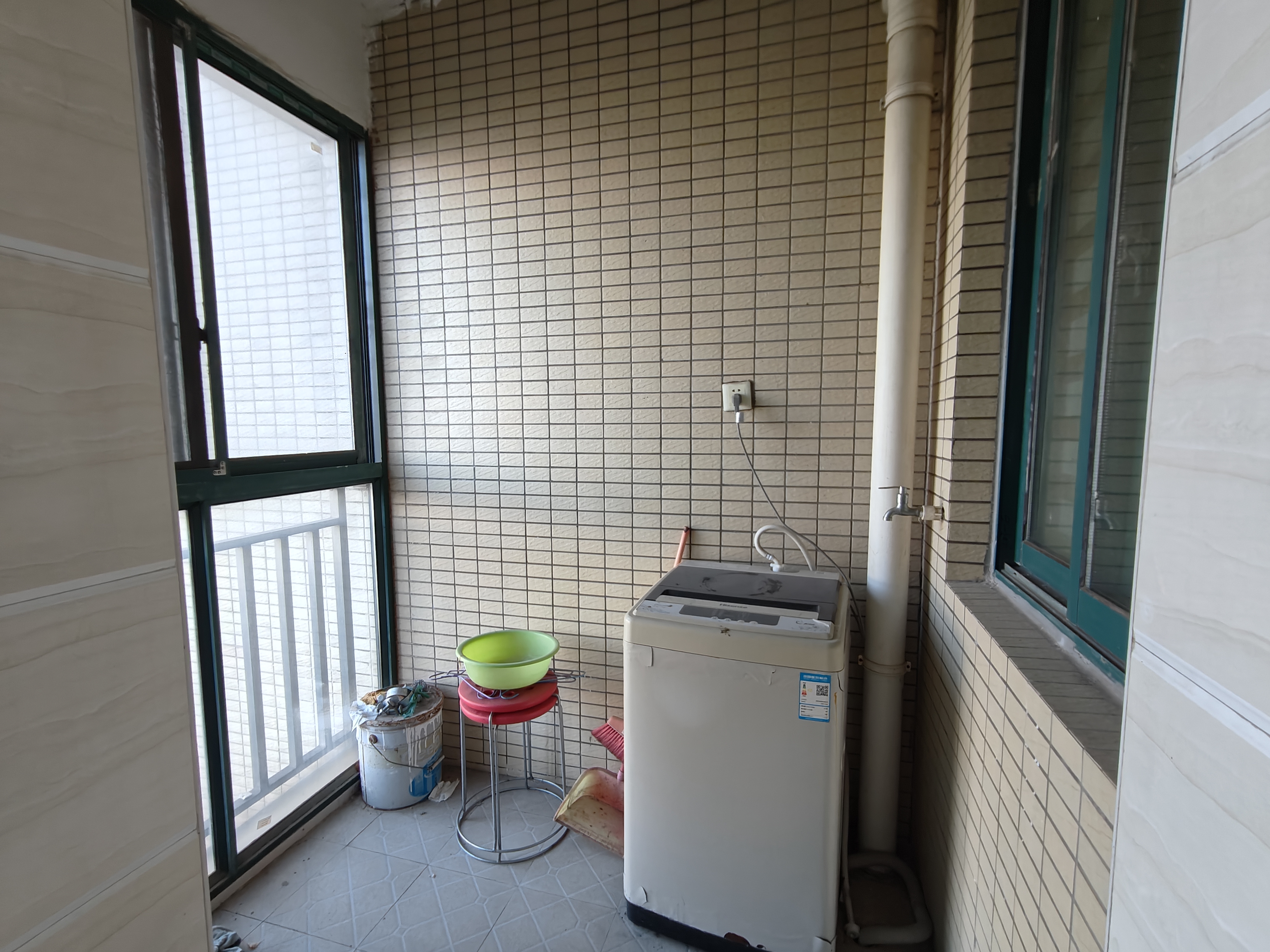 新城首座  3室2厅2卫   75.00万室内图