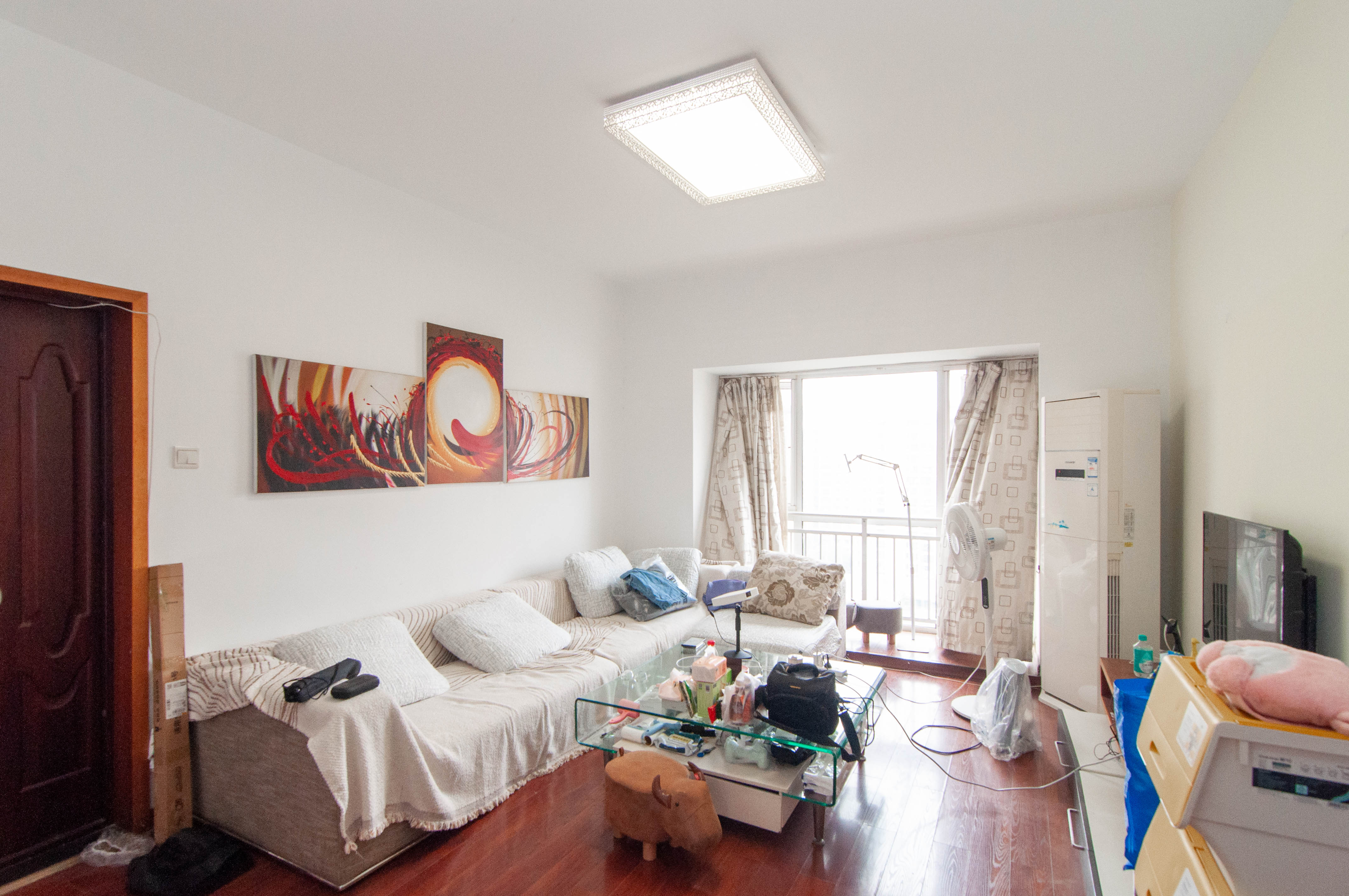 西点公园里 2室2厅1卫 98.0万 西点公园里 2室2厅1卫 98.0万客厅