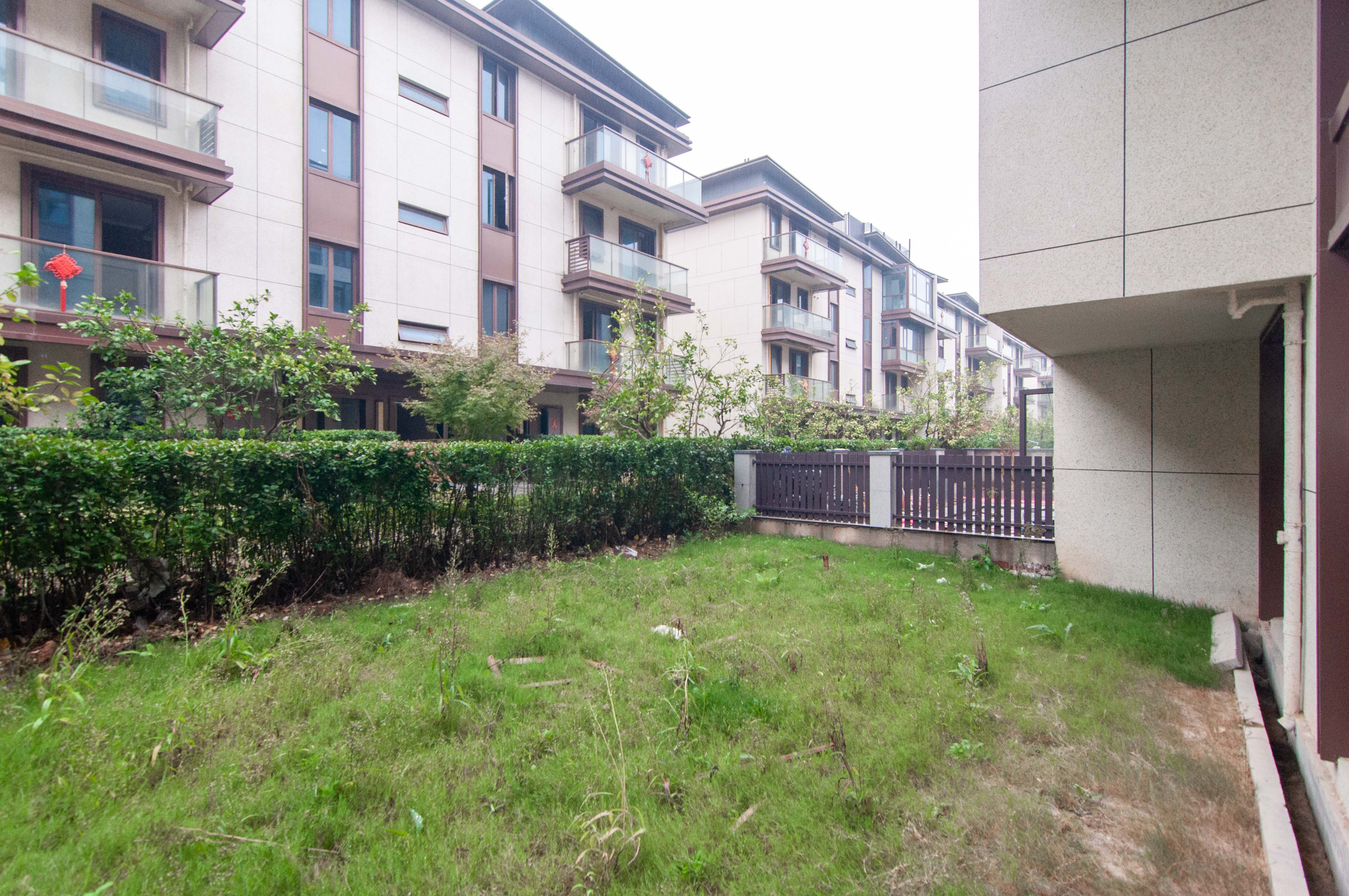 绿地麓湖郡  1室0厅0卫   580.00万其他